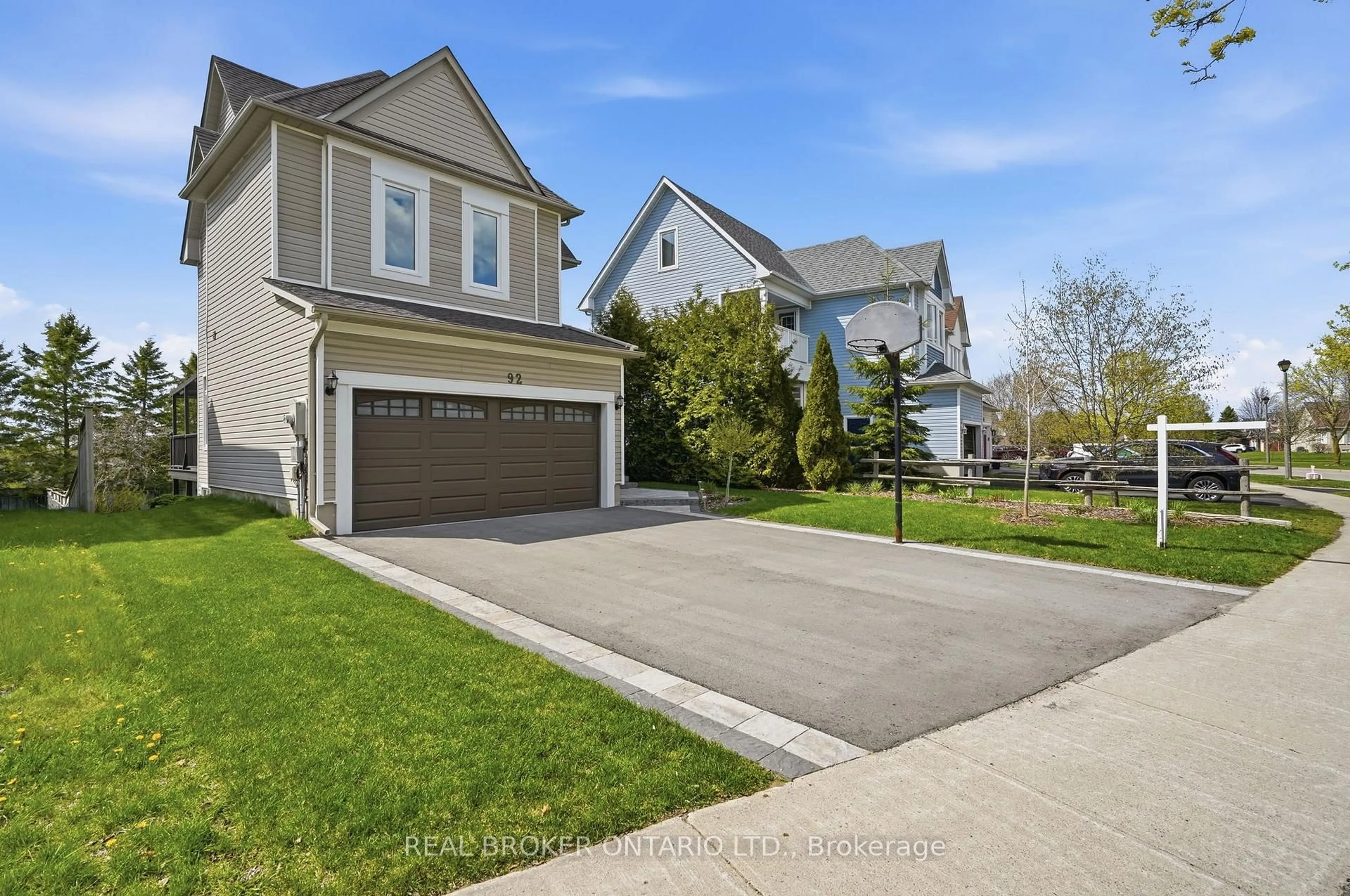 Unknown for 92 Mainprize Cres, East Gwillimbury Ontario L0G 1M0