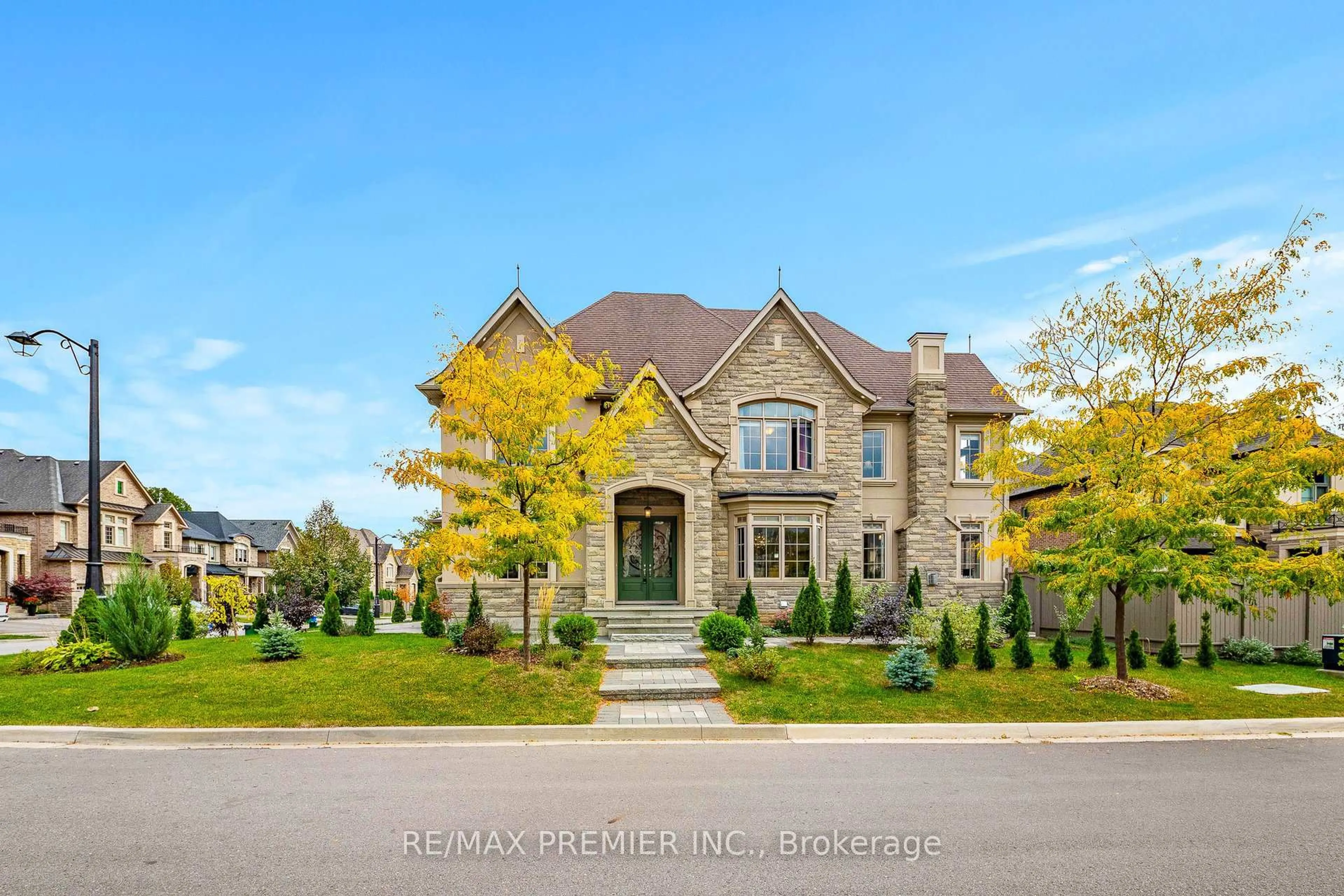 Home with brick exterior material, street for 28 Rivoli Dr, Vaughan Ontario L4H 3X2
