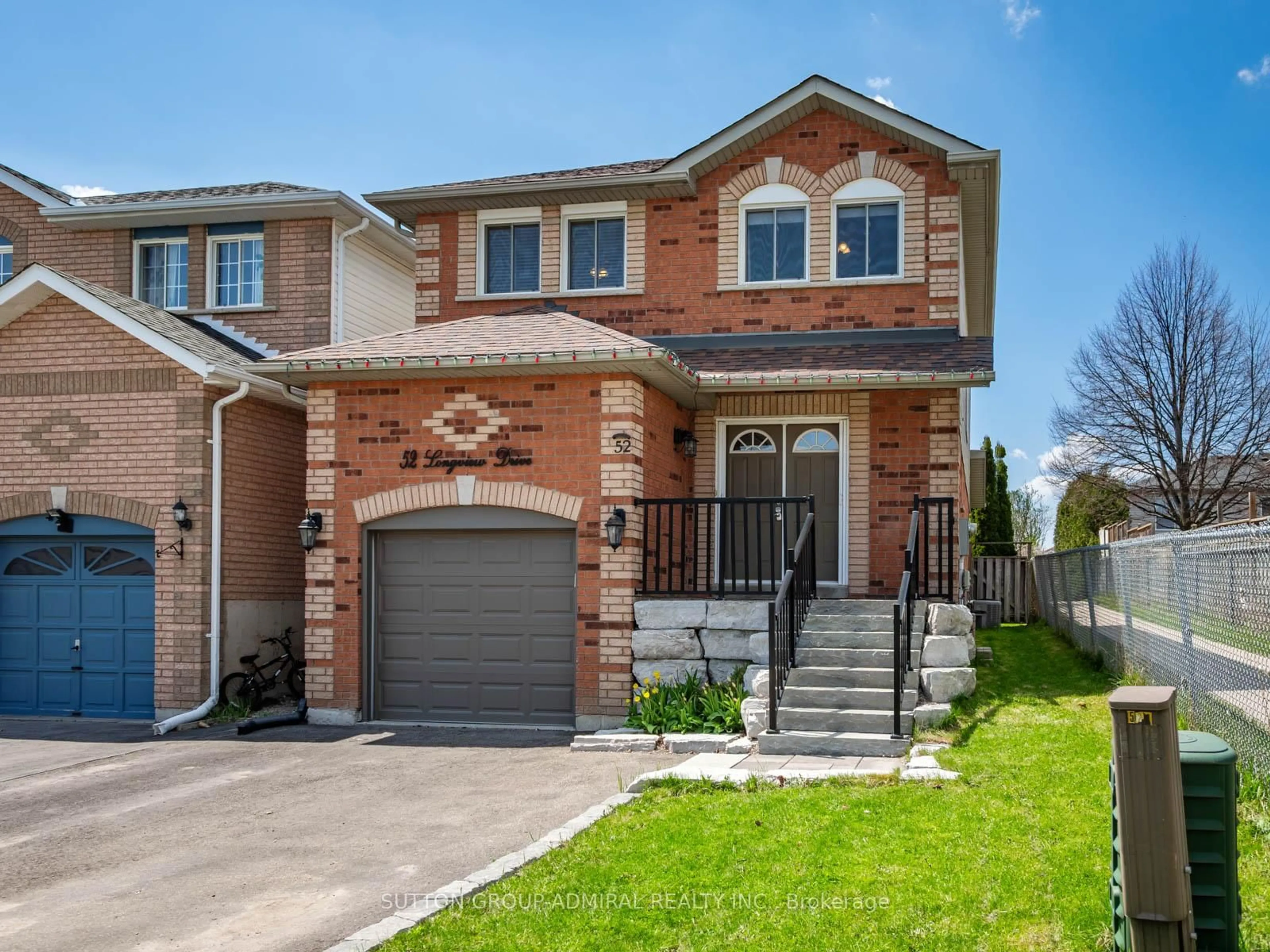 Home with brick exterior material, street for 52 Longview Dr, Bradford West Gwillimbury Ontario L3Z 2H3
