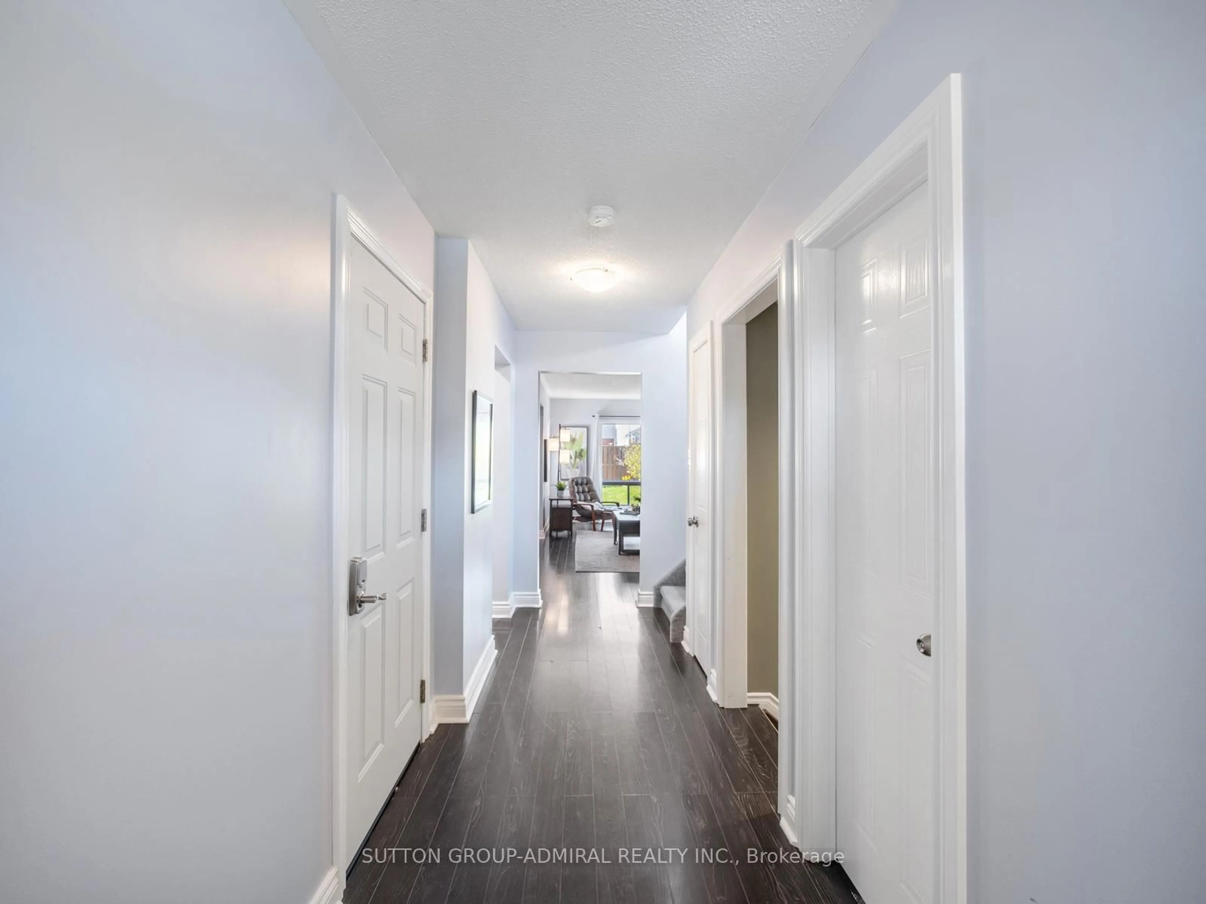 Indoor entryway for 52 Longview Dr, Bradford West Gwillimbury Ontario L3Z 2H3