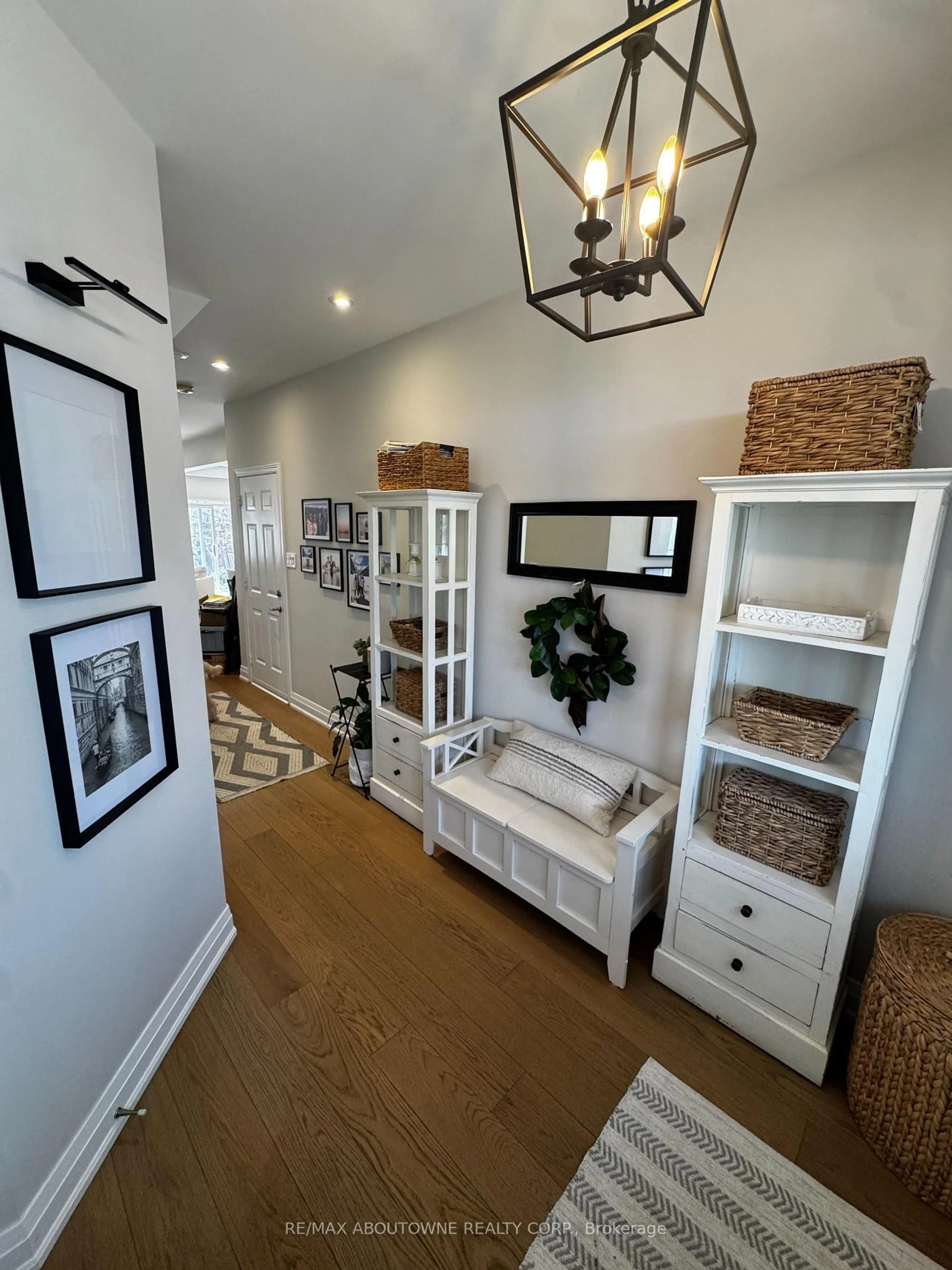 Indoor entryway for 85 Earl Stewart Dr, Aurora Ontario L4G 7P4