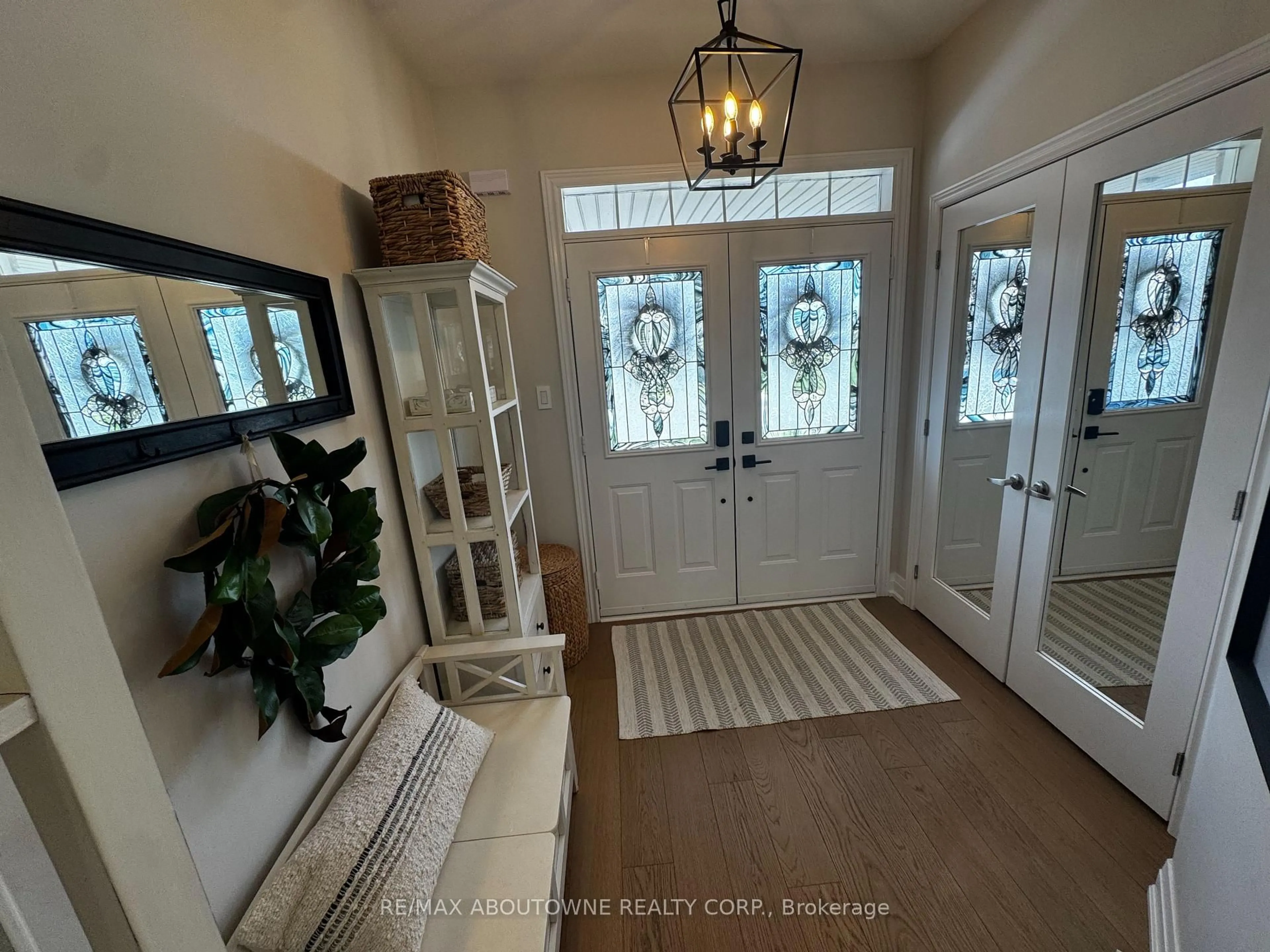 Indoor entryway for 85 Earl Stewart Dr, Aurora Ontario L4G 7P4