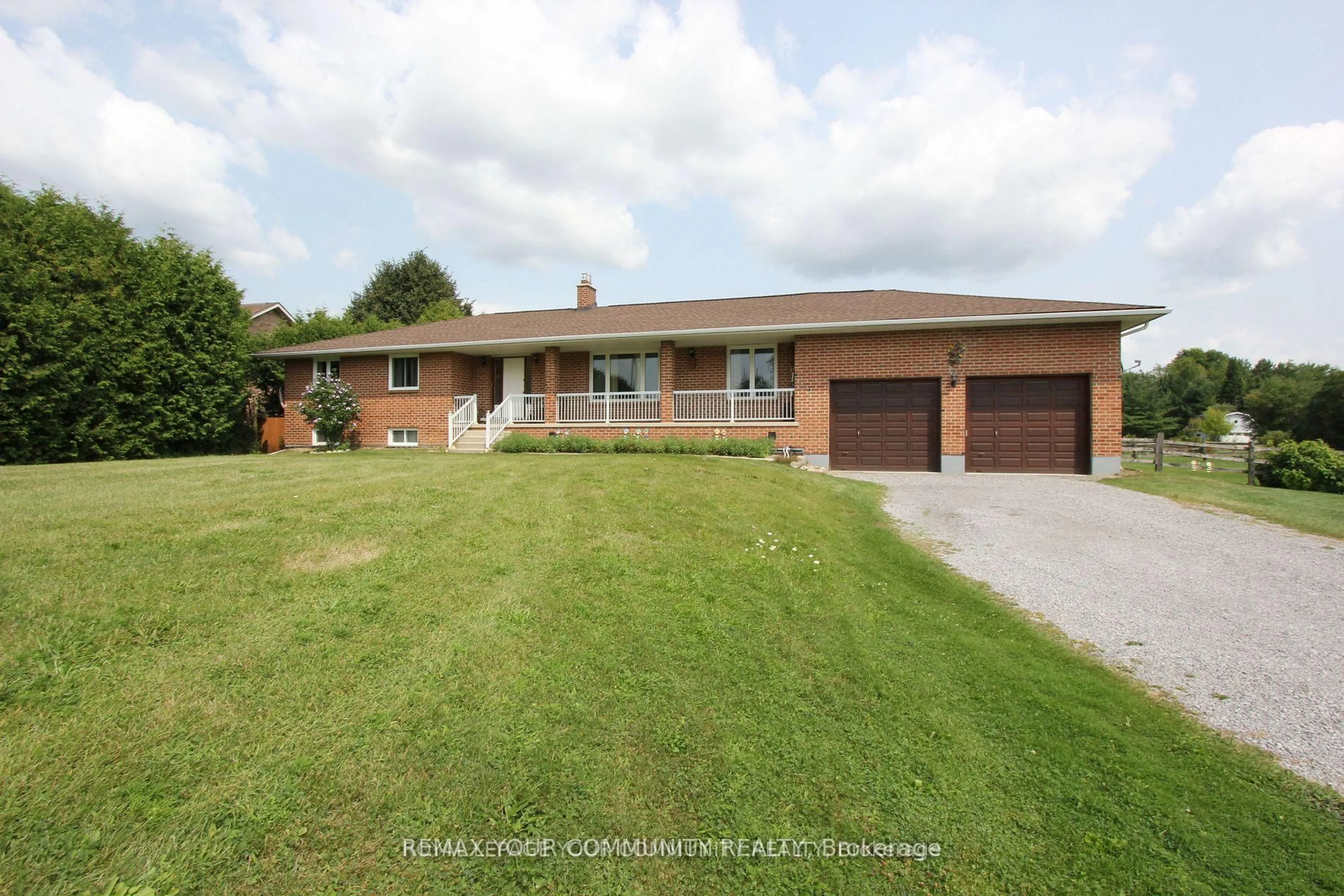 Home with brick exterior material, street for 20161 Bathurst St, East Gwillimbury Ontario L9N 1N3