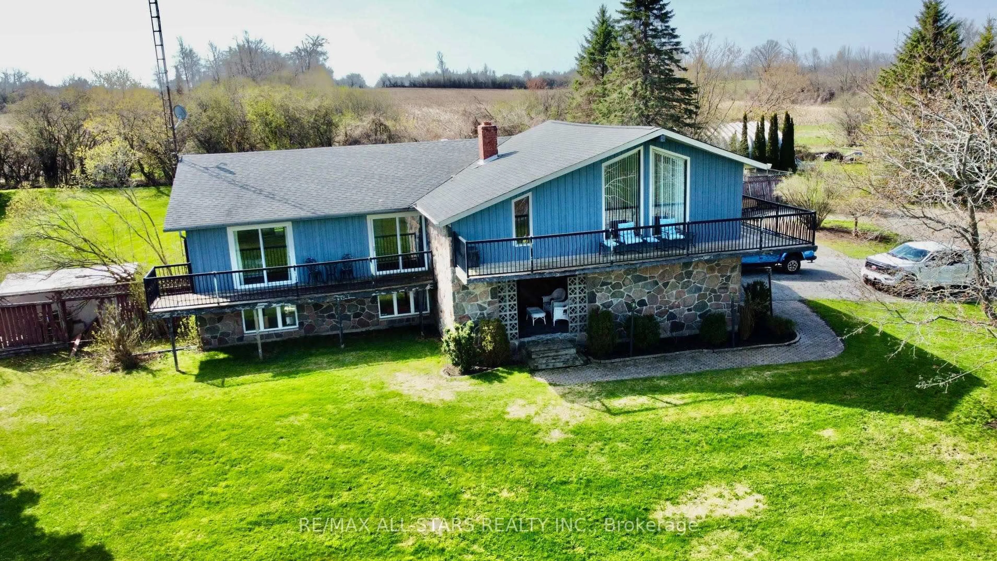 A pic from outside/outdoor area/front of a property/back of a property/a pic from drone, water/lake/river/ocean view for 1374 Brock St, Brock Ontario L0E 1N0