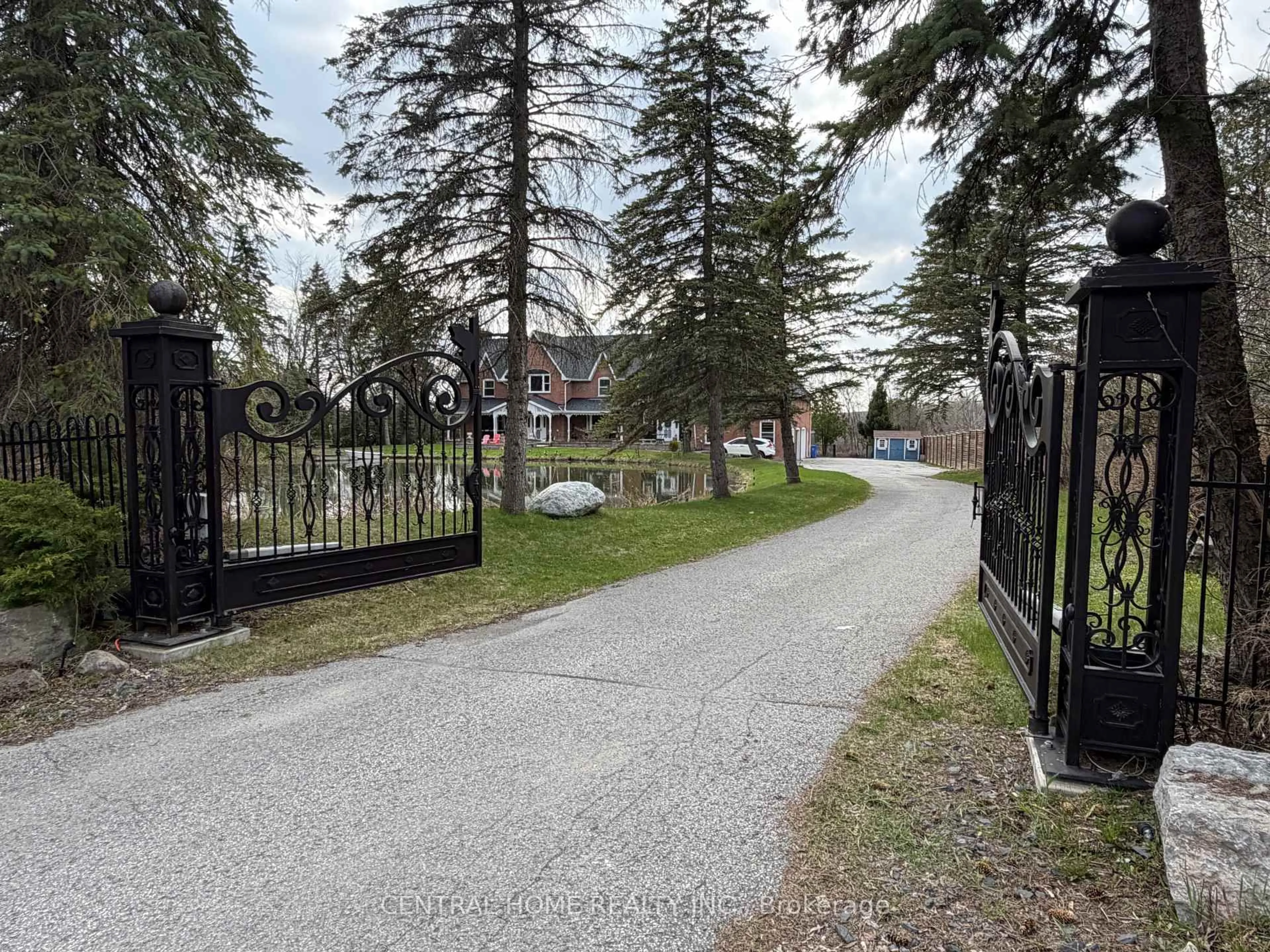 A pic from outside/outdoor area/front of a property/back of a property/a pic from drone, street for 13348 McCowan Rd, Whitchurch-Stouffville Ontario L4A 3Y4