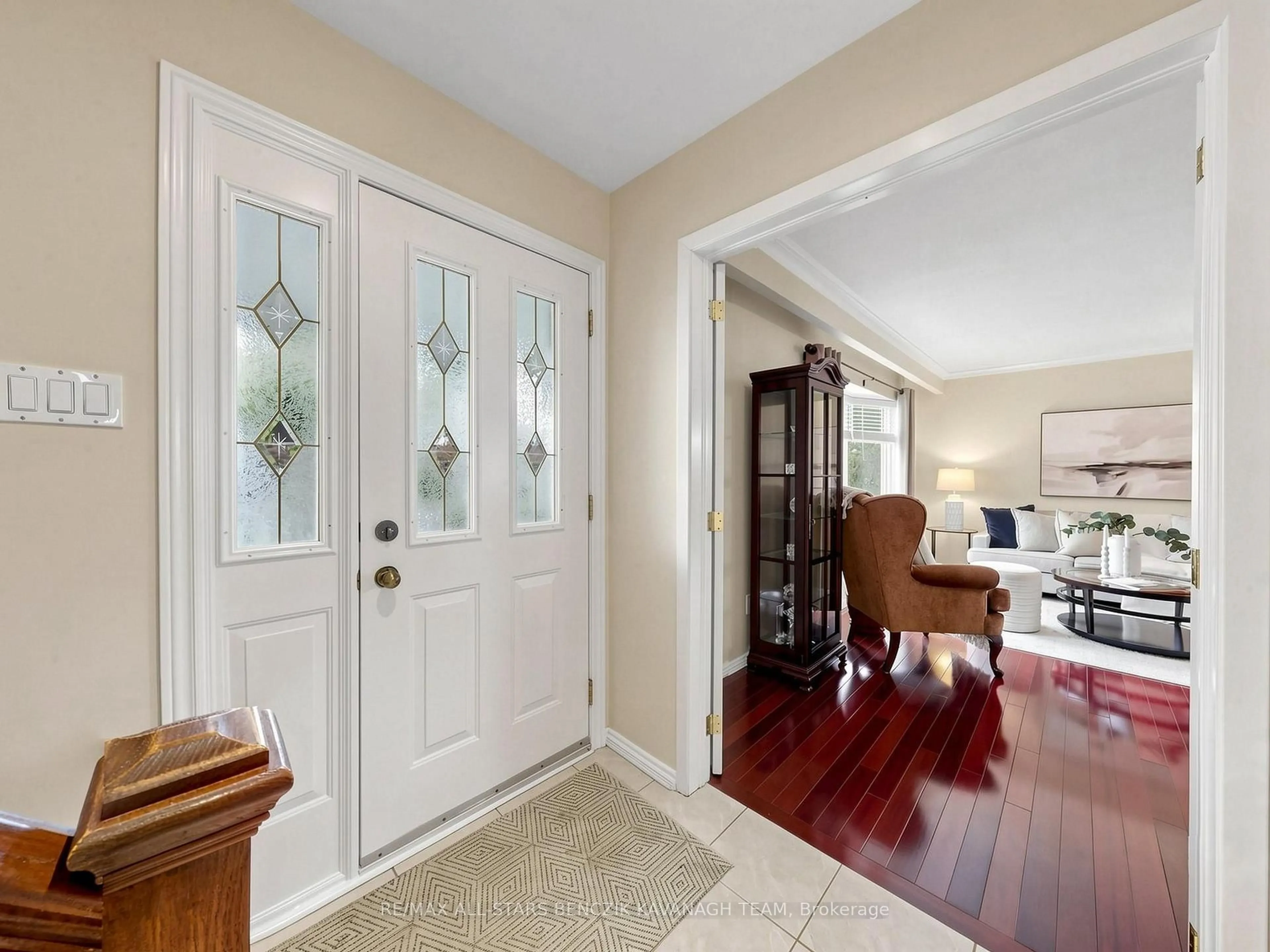 Indoor entryway for 32 Pringle Ave, Markham Ontario L3P 2P4