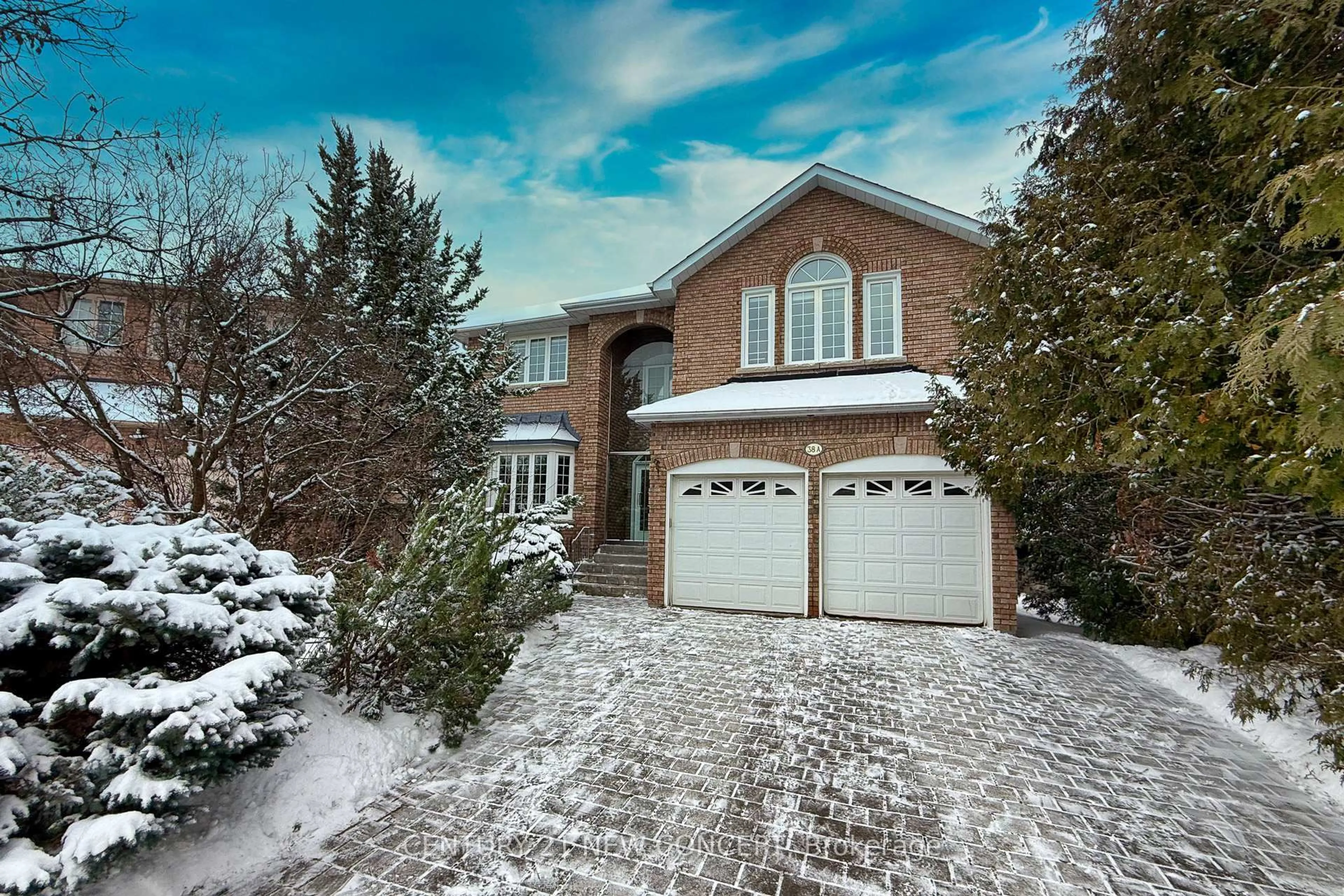 Home with brick exterior material, street for 38A Avonlea Pl, Richmond Hill Ontario L4B 3N8