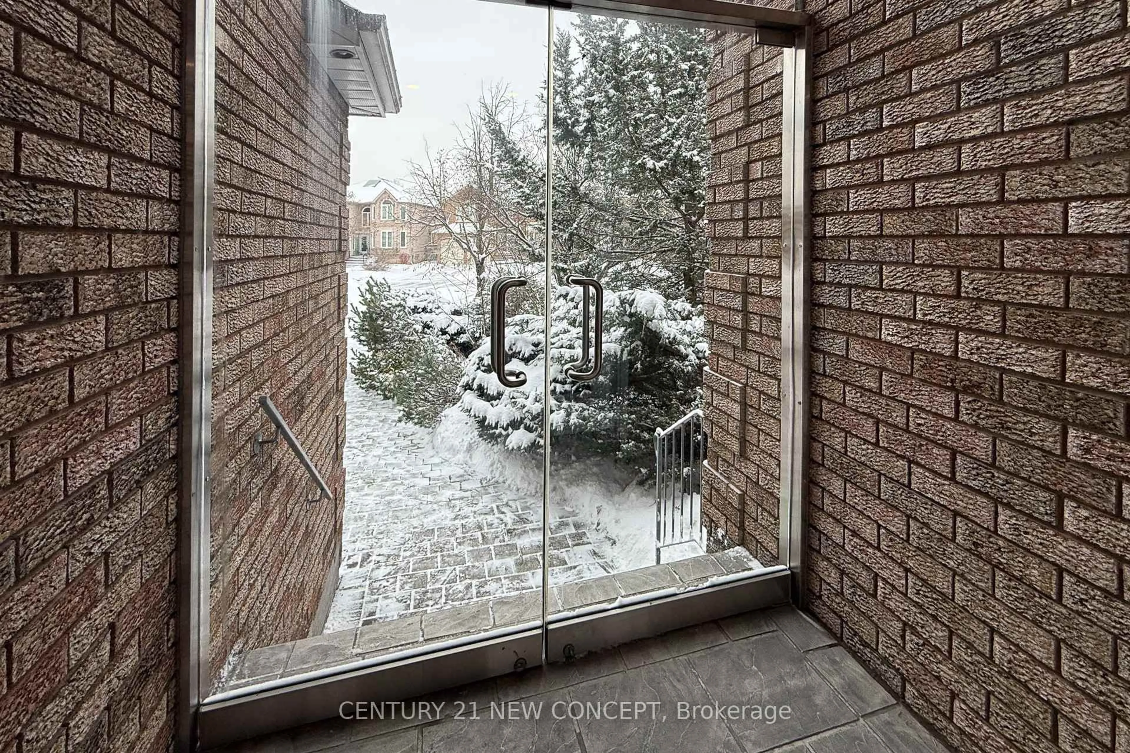 Unknown for 38A Avonlea Pl, Richmond Hill Ontario L4B 3N8