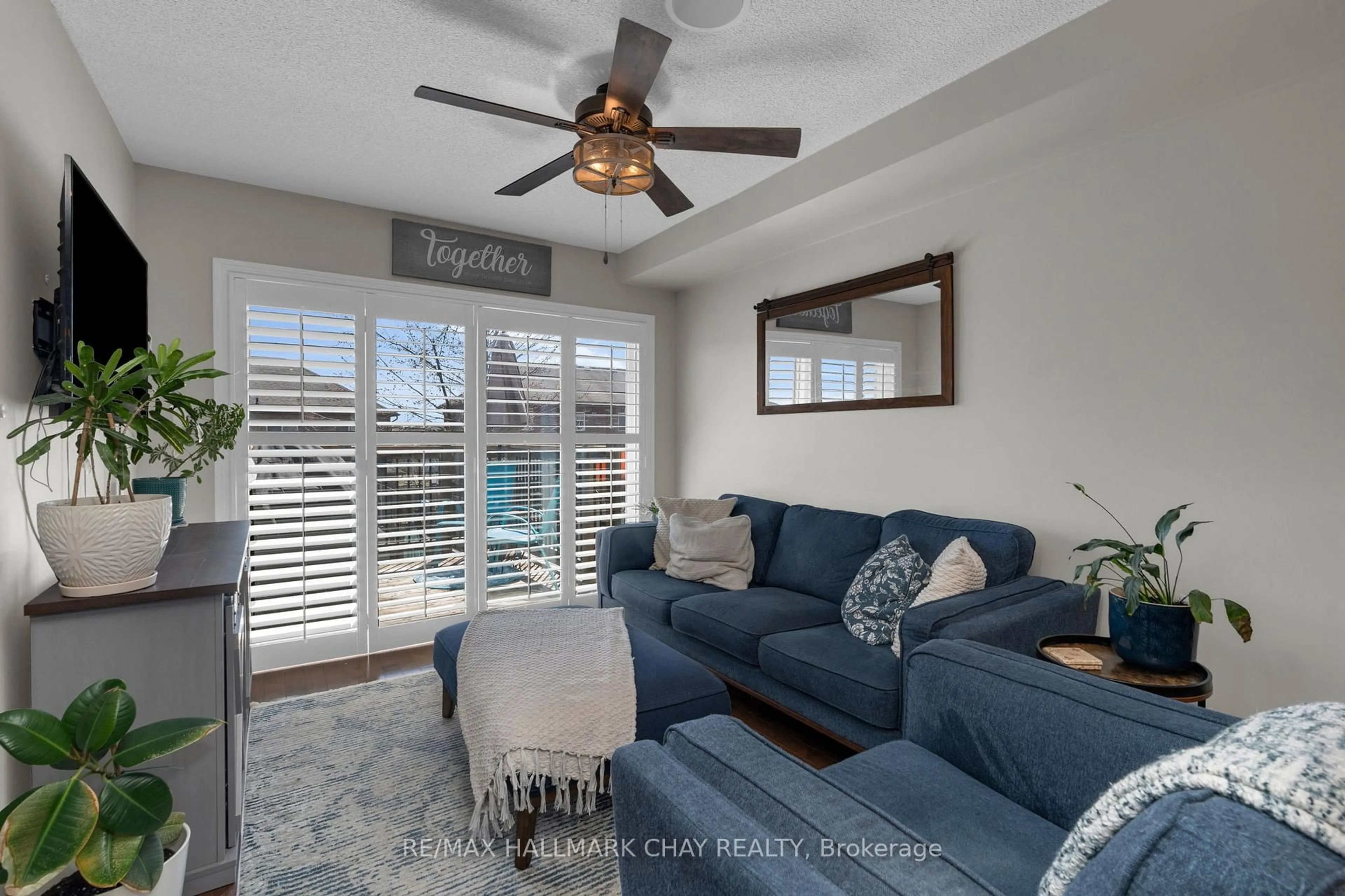 Living room with furniture, unknown for 1403 BENSON St, Innisfil Ontario L9S 0C7