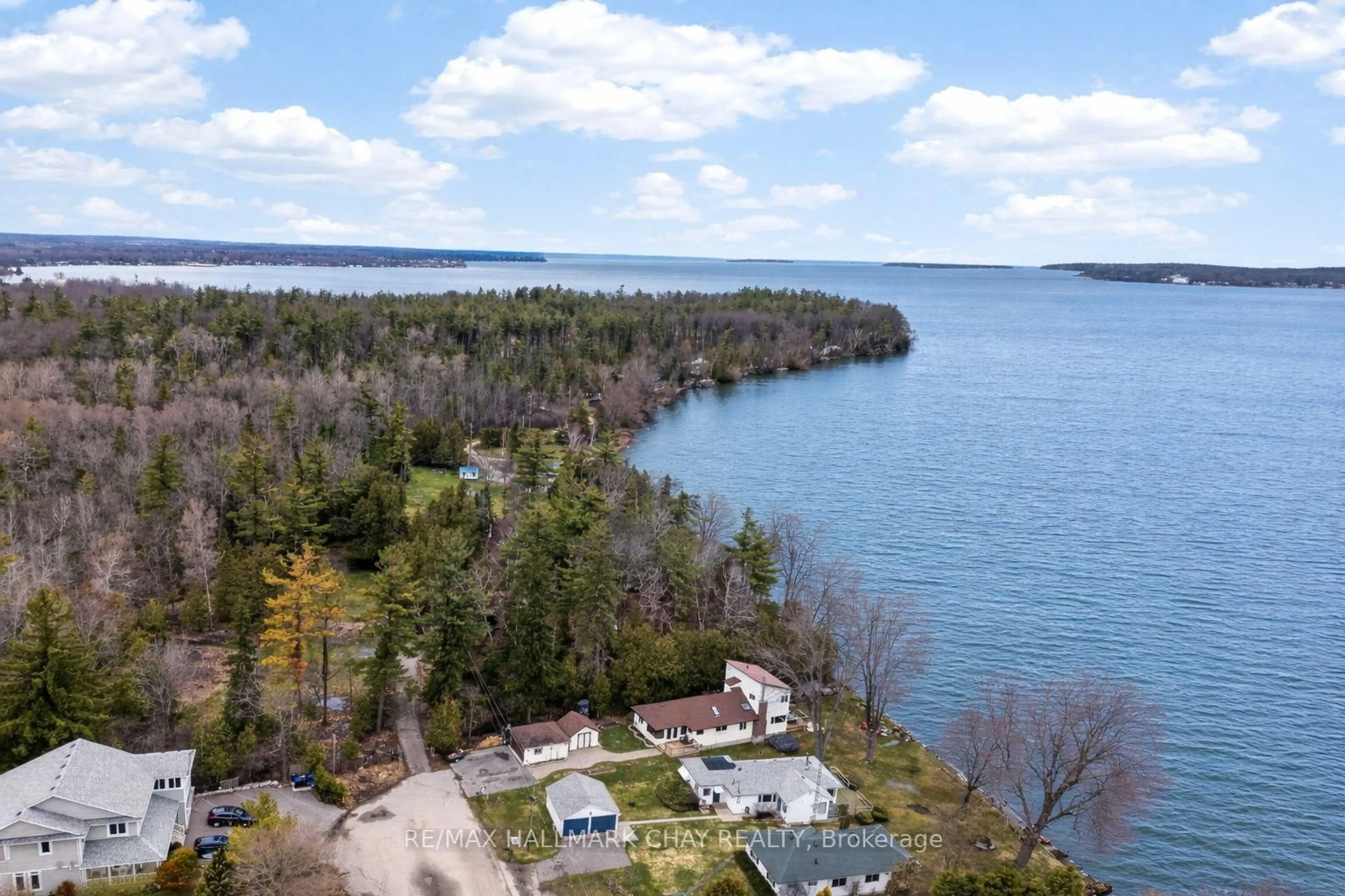 A pic from outside/outdoor area/front of a property/back of a property/a pic from drone, water/lake/river/ocean view for 461 Limerick St, Innisfil Ontario L9S 3T7