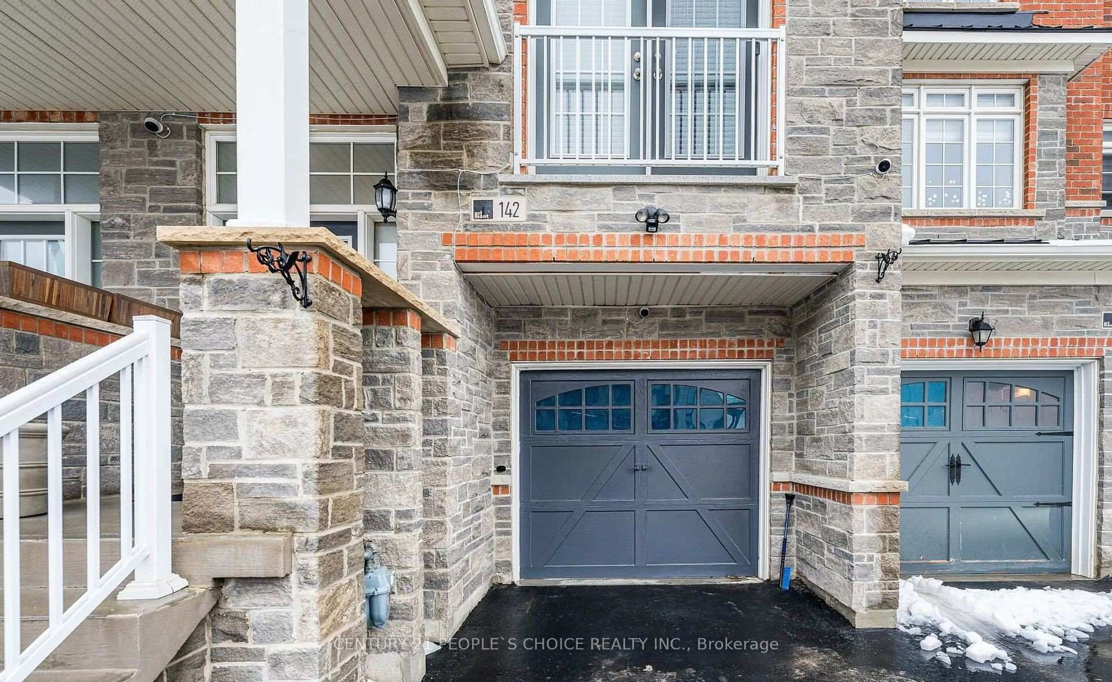 Indoor entryway for 142 Farooq Blvd, Vaughan Ontario L4H 4S1