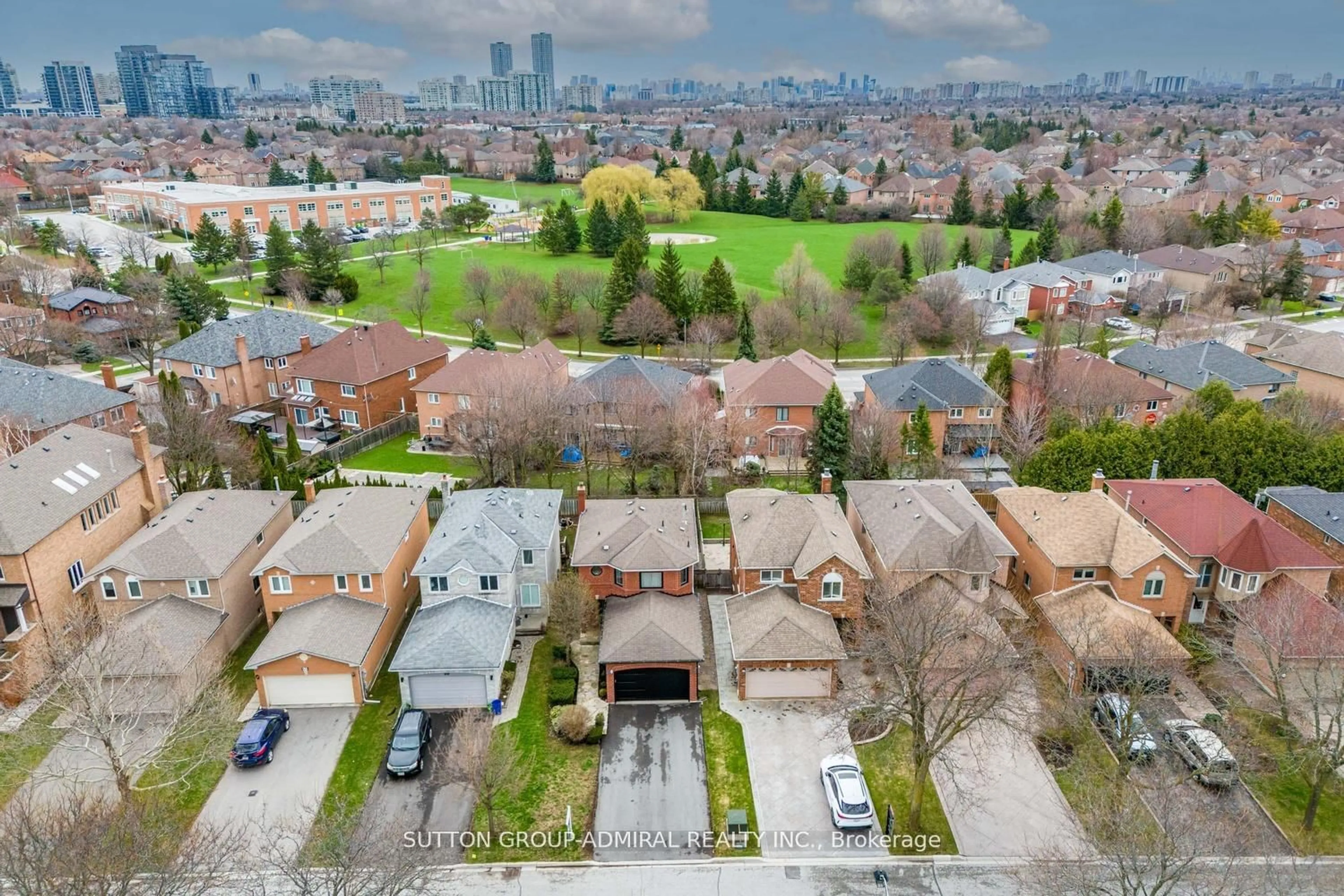 A pic from outside/outdoor area/front of a property/back of a property/a pic from drone, city buildings view from balcony for 68 Redondo Dr, Vaughan Ontario L4J 7S6