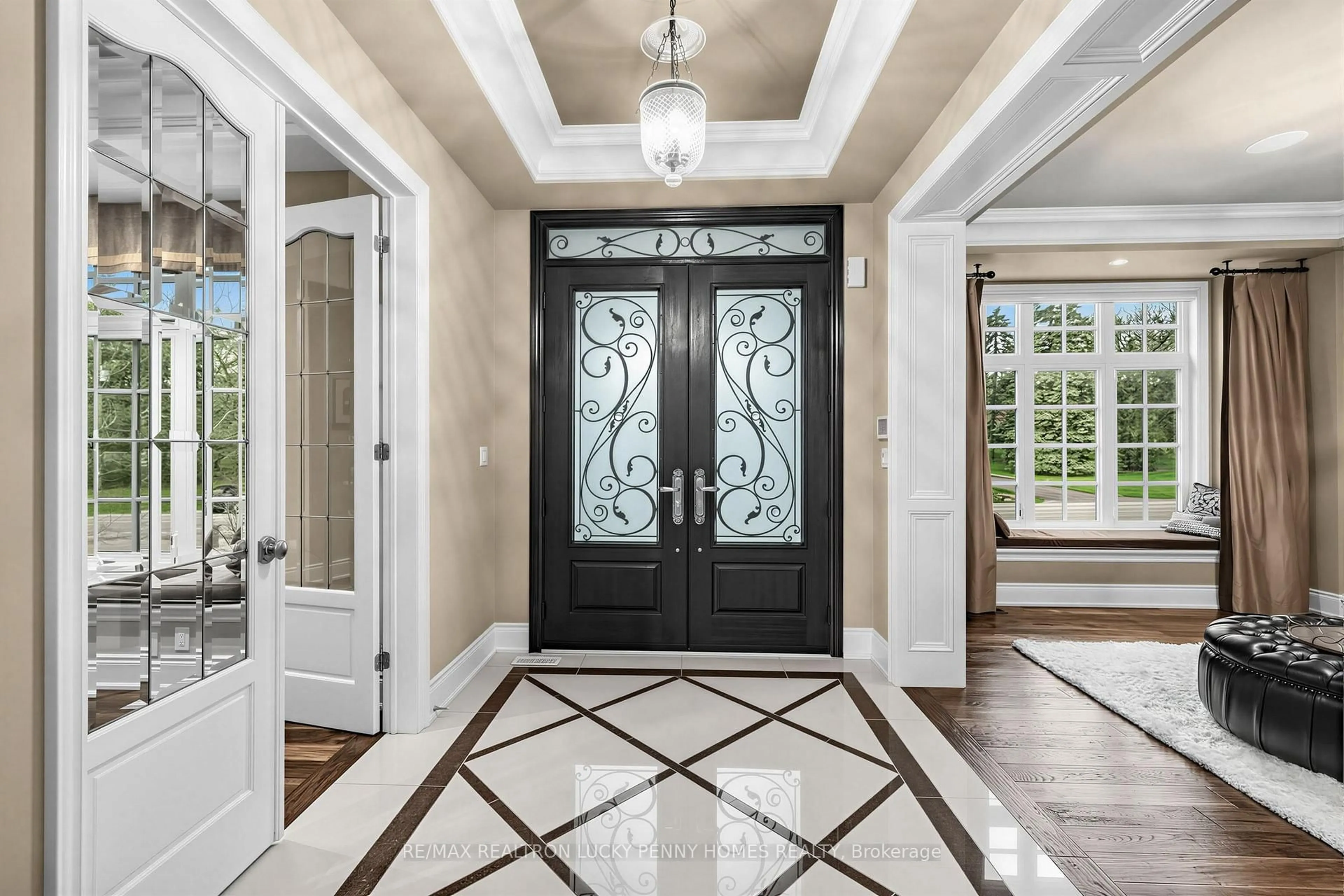 Indoor entryway for 28A Glenbourne Park Dr, Markham Ontario L6C 1H4