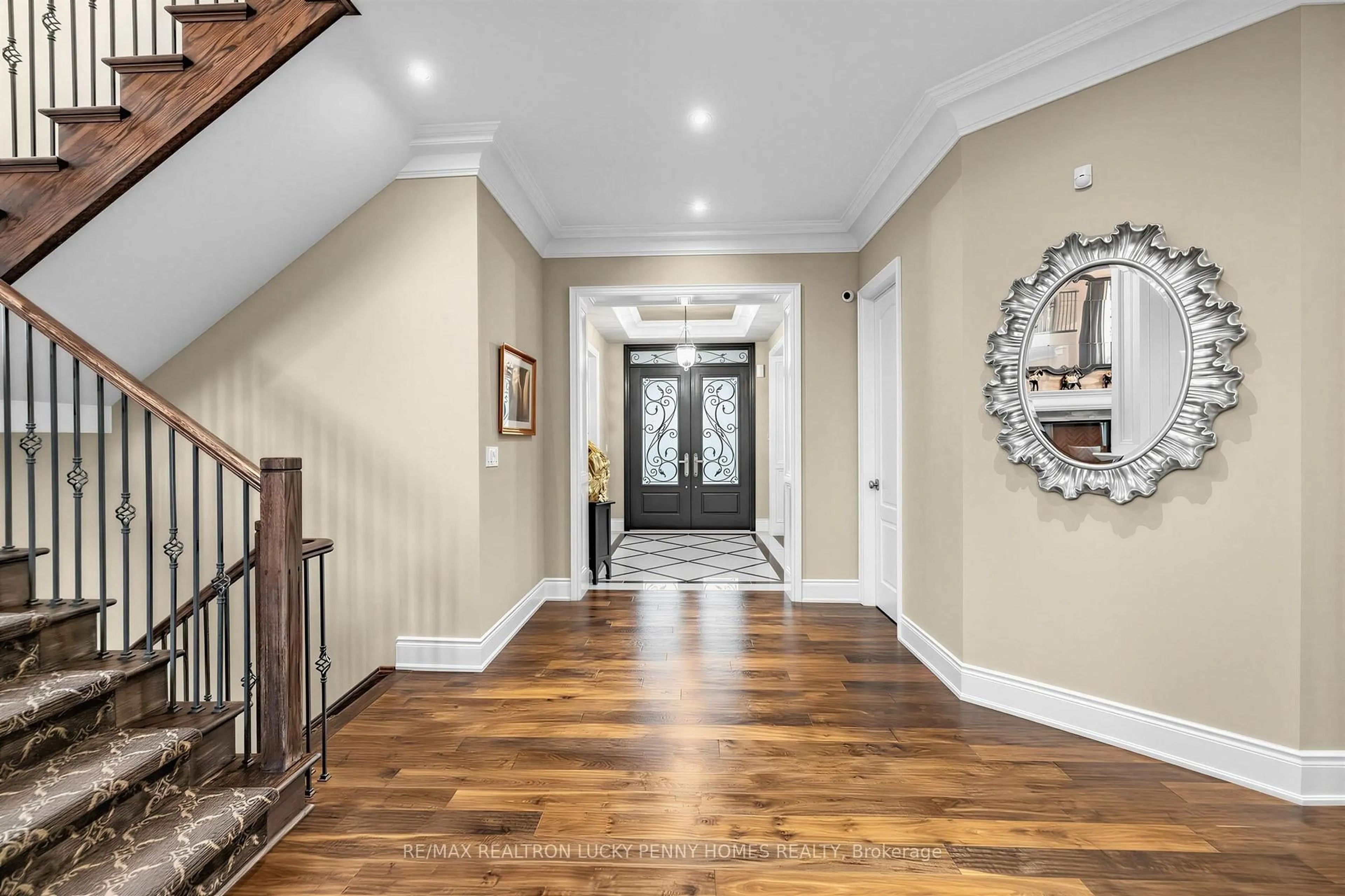 Indoor entryway for 28A Glenbourne Park Dr, Markham Ontario L6C 1H4