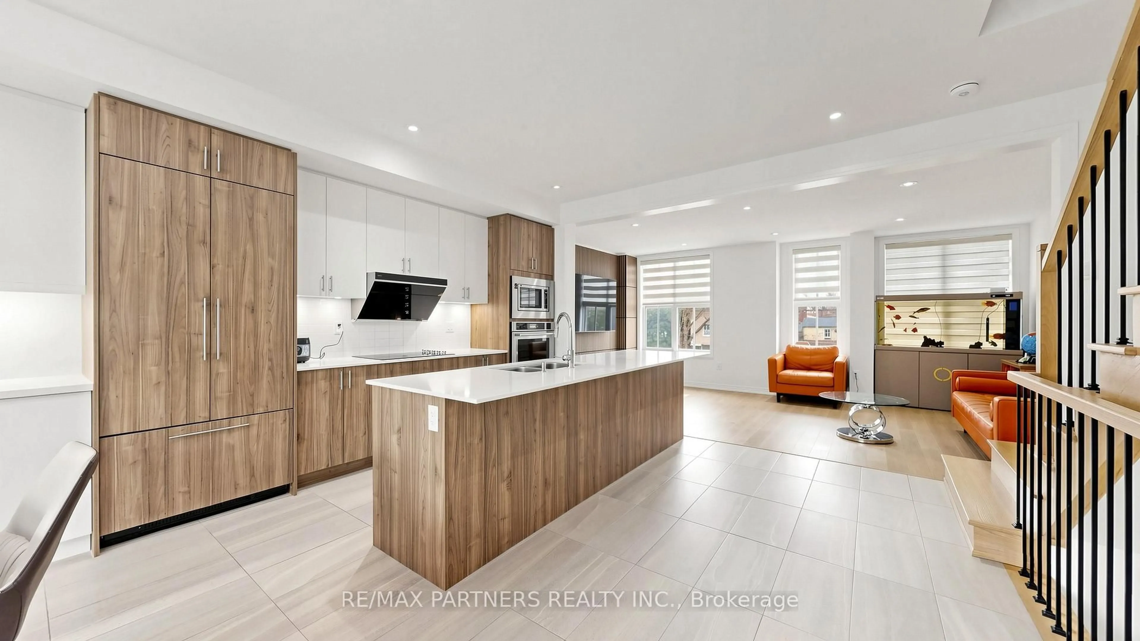 Open concept kitchen, unknown for 9092 Woodbine Ave, Markham Ontario L3R 0J8
