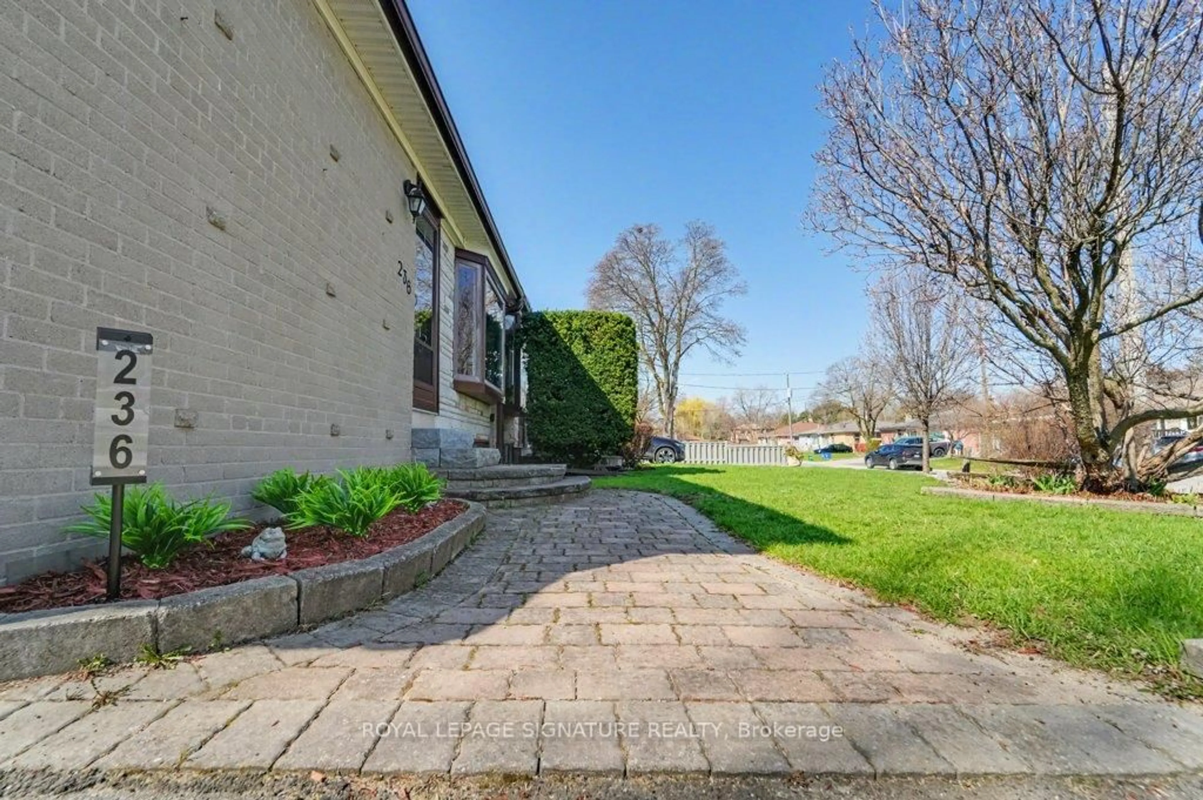 Unknown for 236 Ashlar Rd, Richmond Hill Ontario L4C 2W6