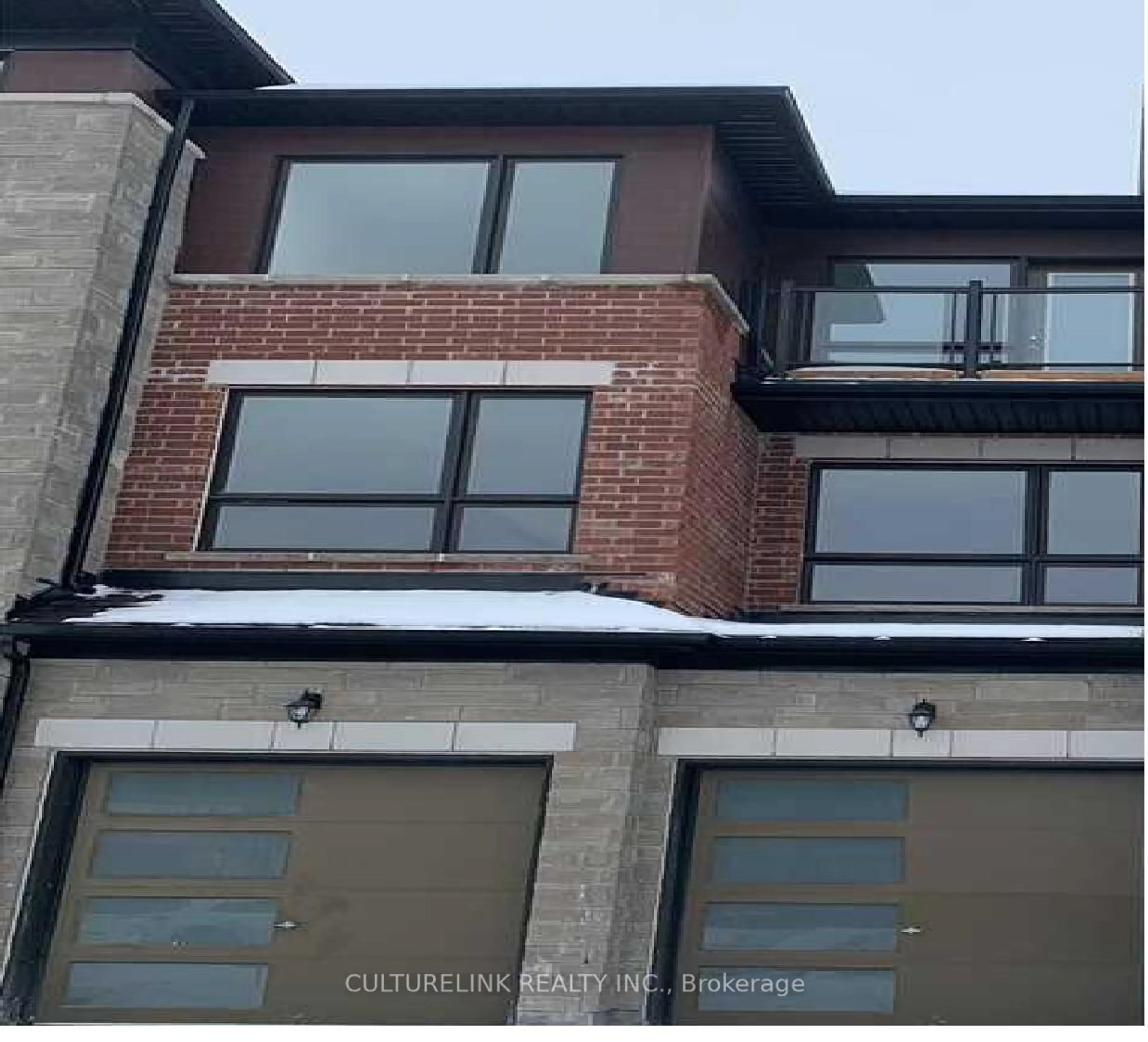 Home with brick exterior material, building for 551 New England Crt, Newmarket Ontario L3X 0M5