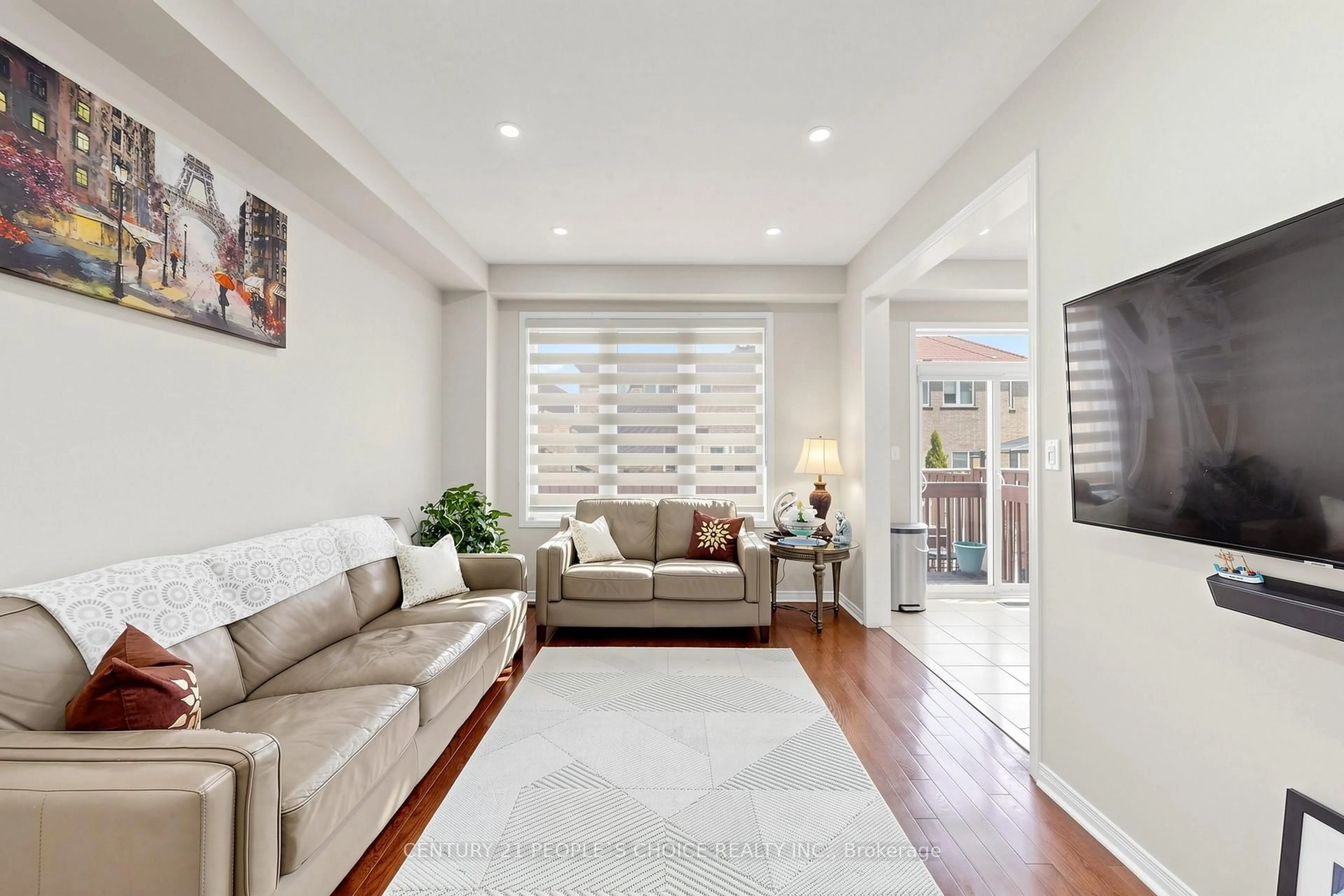 Living room with furniture, unknown for 13 Trinco Way, Markham Ontario L3S 0C4