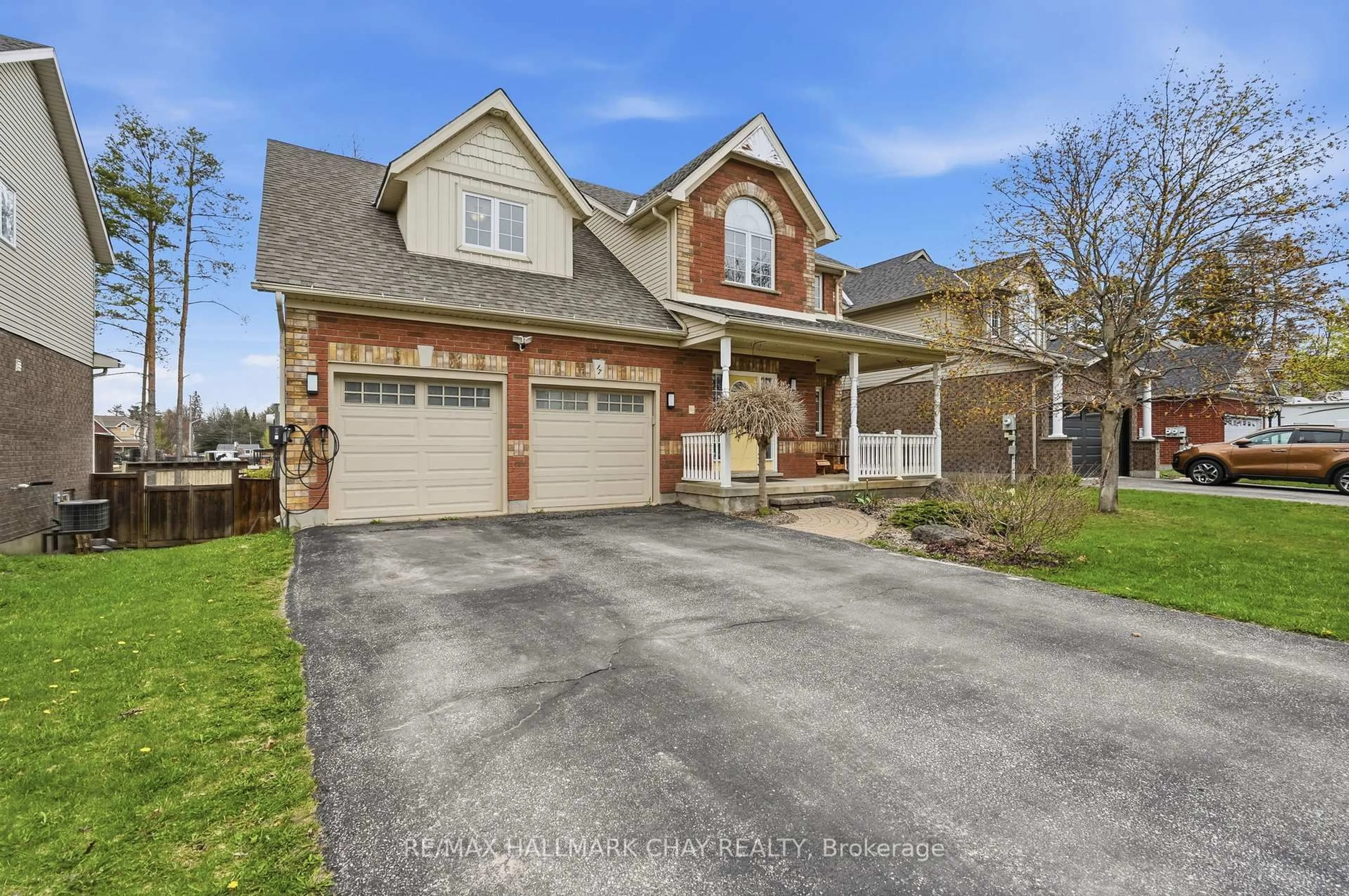 Home with brick exterior material, street for 17 Armeda Clow Cres, Essa Ontario L3W 0H7