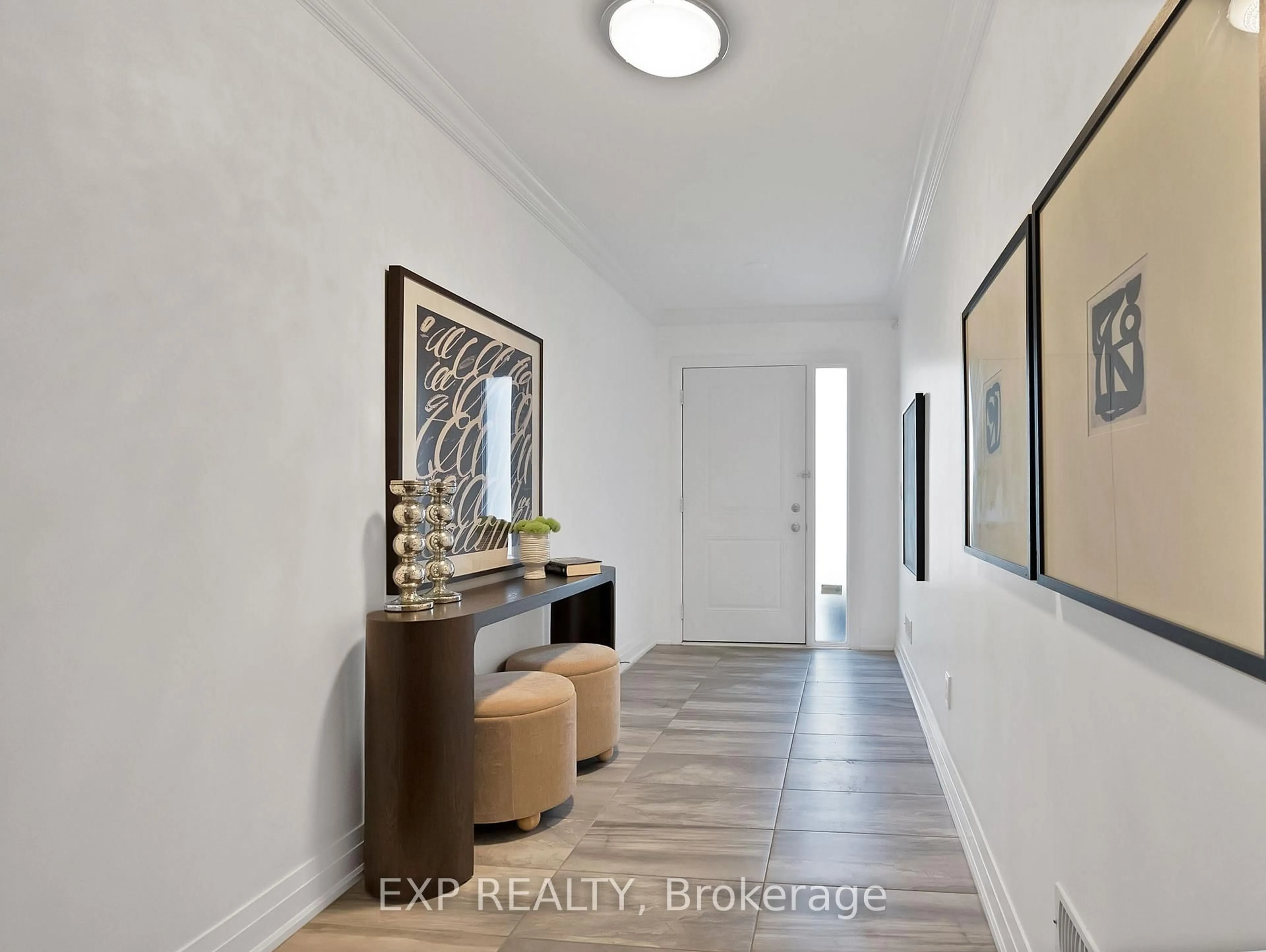 Indoor entryway for 35 Mcgurran Lane, Richmond Hill Ontario L4B 0G8