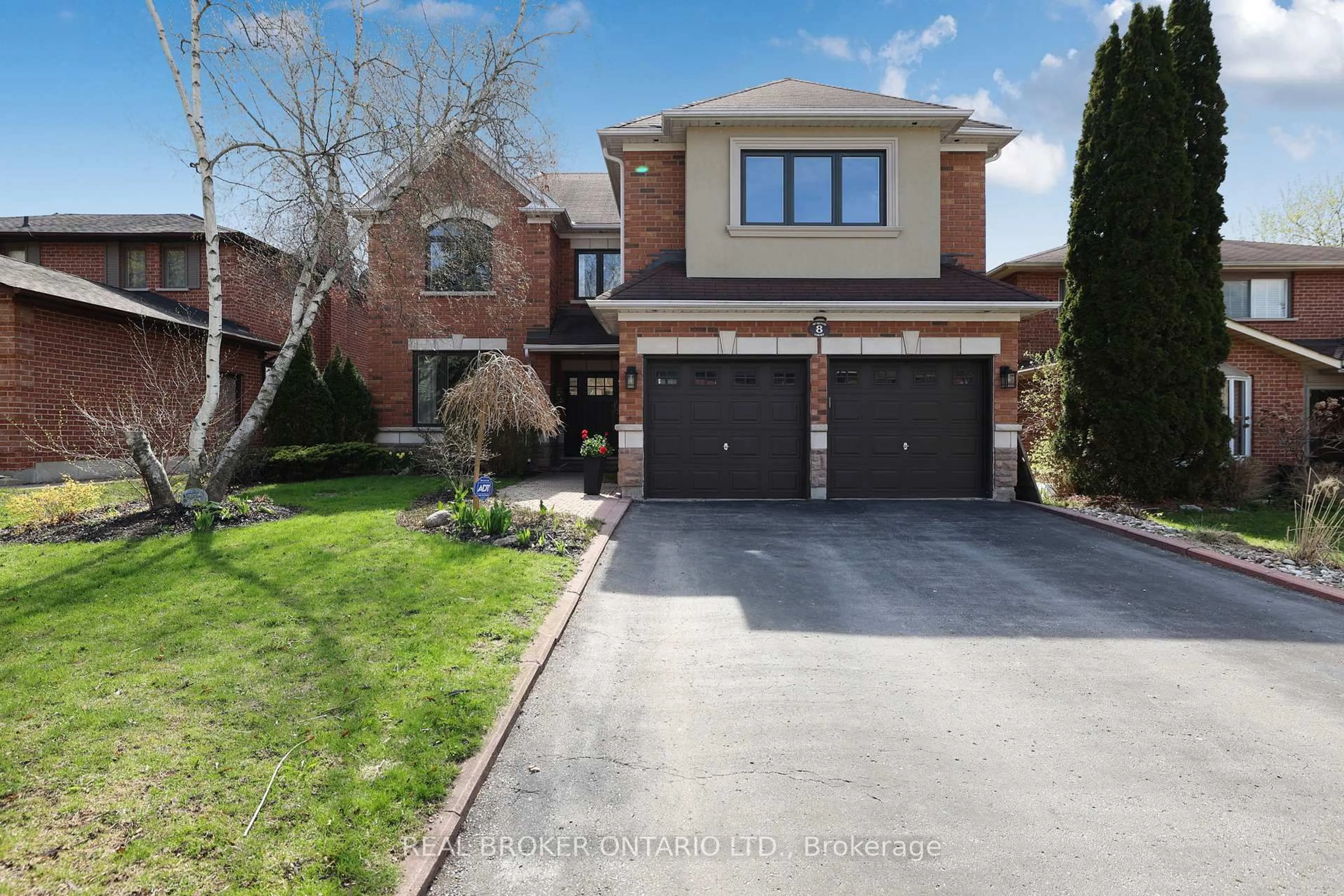 Home with brick exterior material, street for 8 Mcquaid Crt, East Gwillimbury Ontario L9N 1E8
