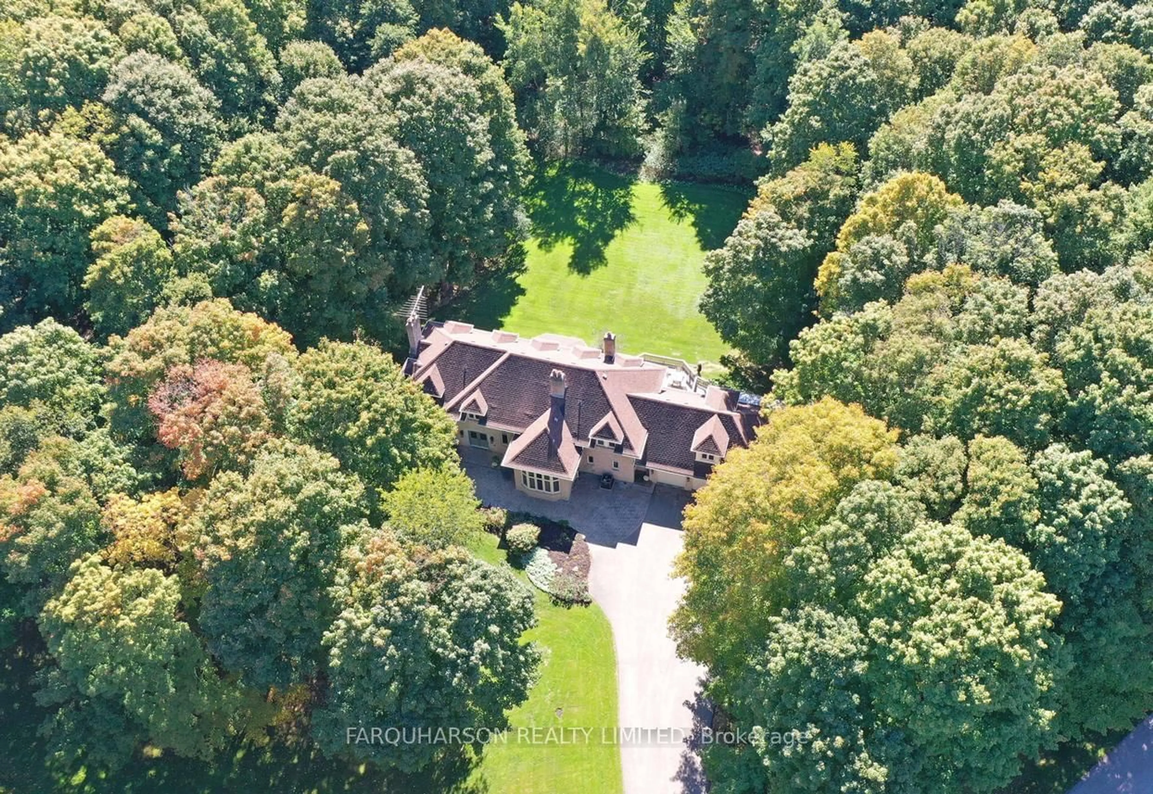 A pic from outside/outdoor area/front of a property/back of a property/a pic from drone, forest/trees view for 15 Skyridge Crt, Whitchurch-Stouffville Ontario L4A 2C4
