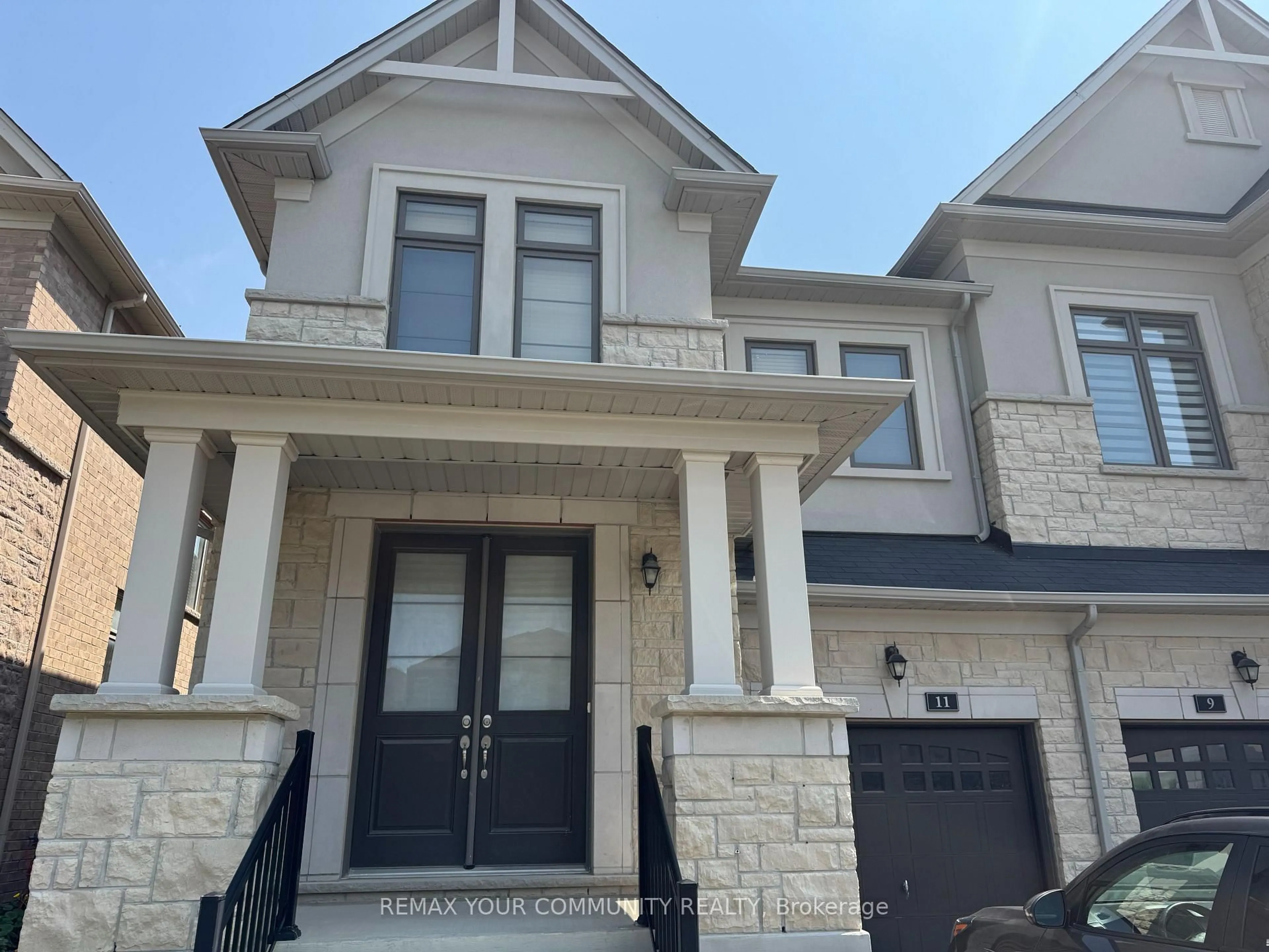 Home with brick exterior material, street for 11 John Smith St, East Gwillimbury Ontario L9N 0S7