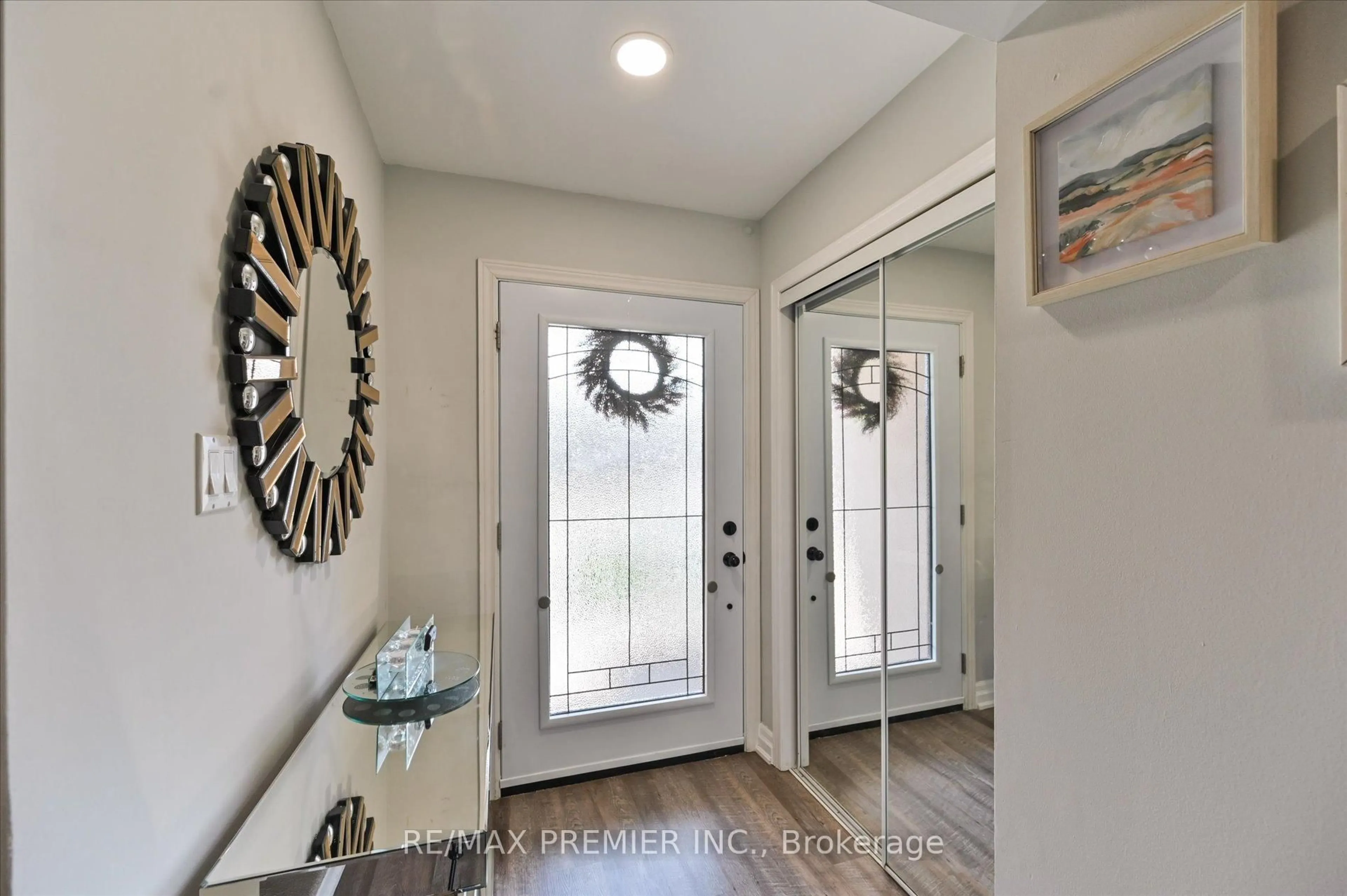 Indoor entryway for 60 Tumbleweed Crt, Vaughan Ontario L4L 8Y6