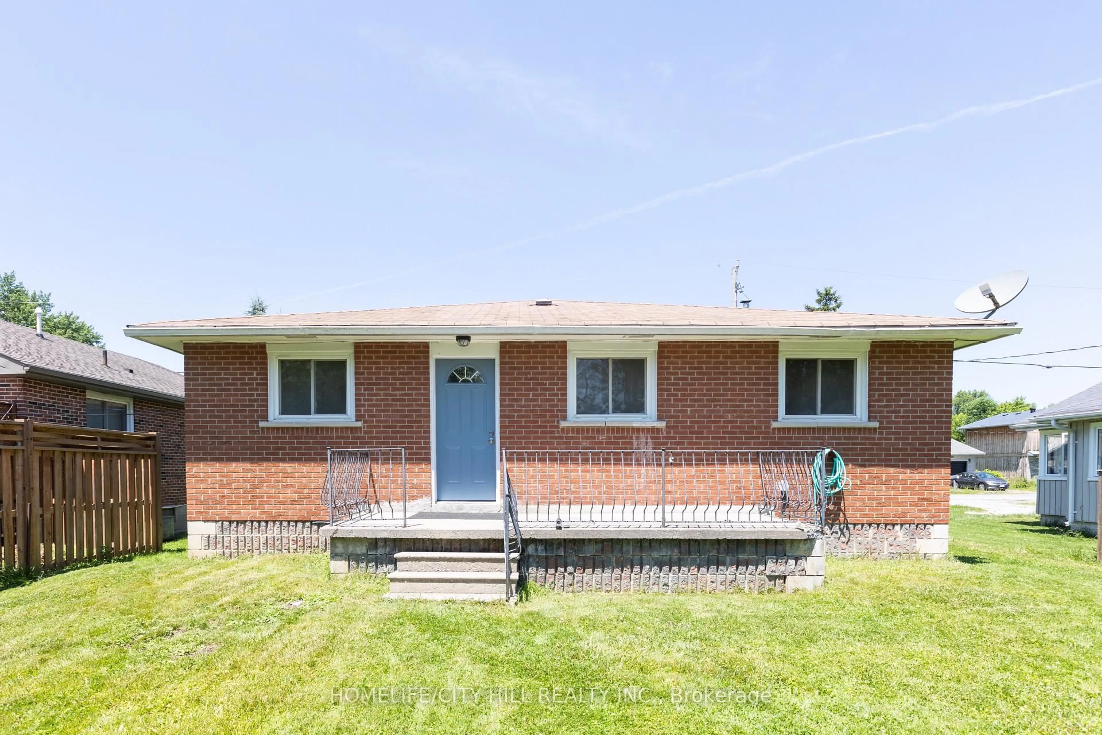 Home with brick exterior material, street for 347 Hollywood Dr, Georgina Ontario L4P 3A2