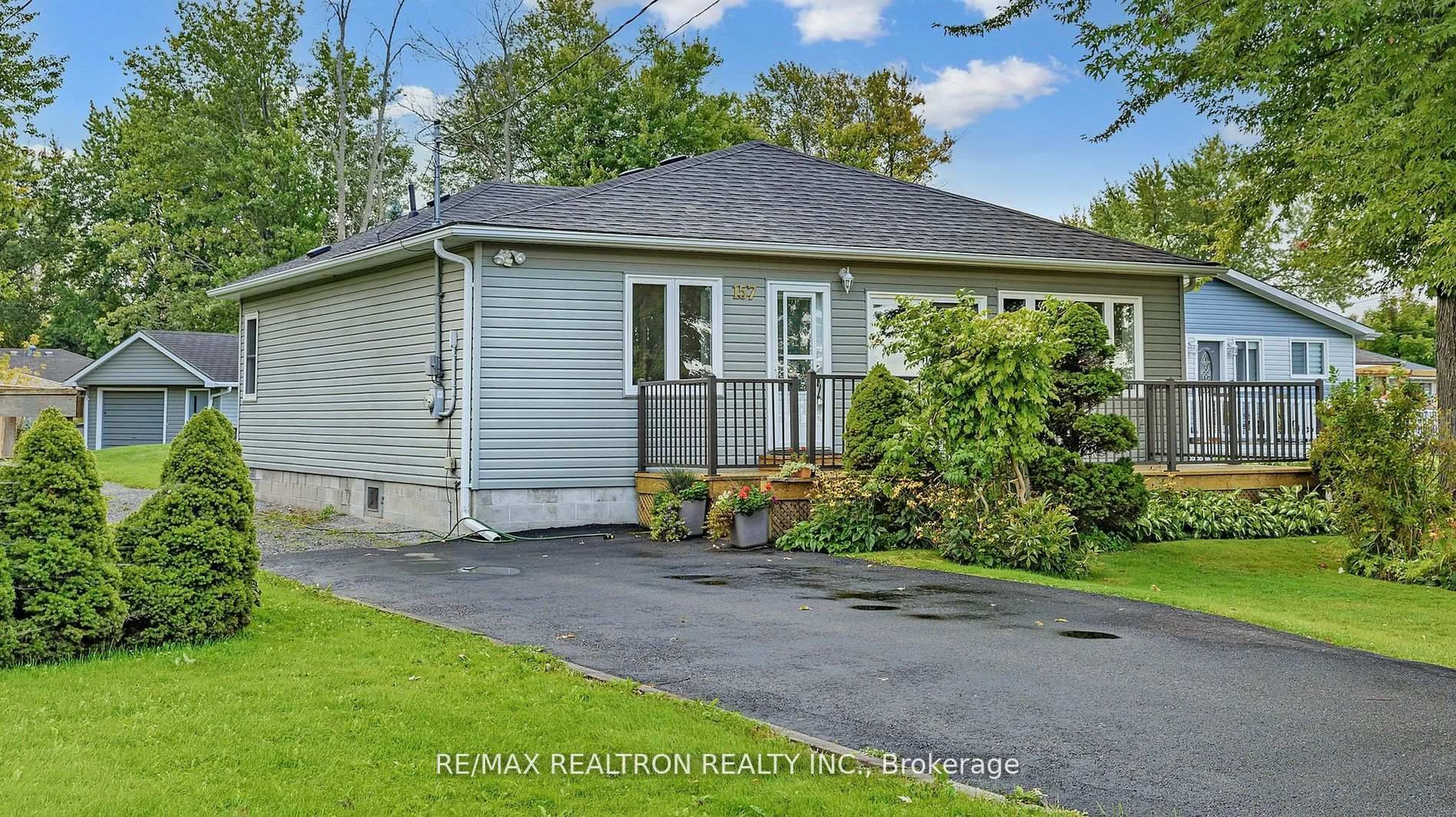 Home with vinyl exterior material, street for 157 Woodfield Dr, Georgina Ontario L0E 1N0