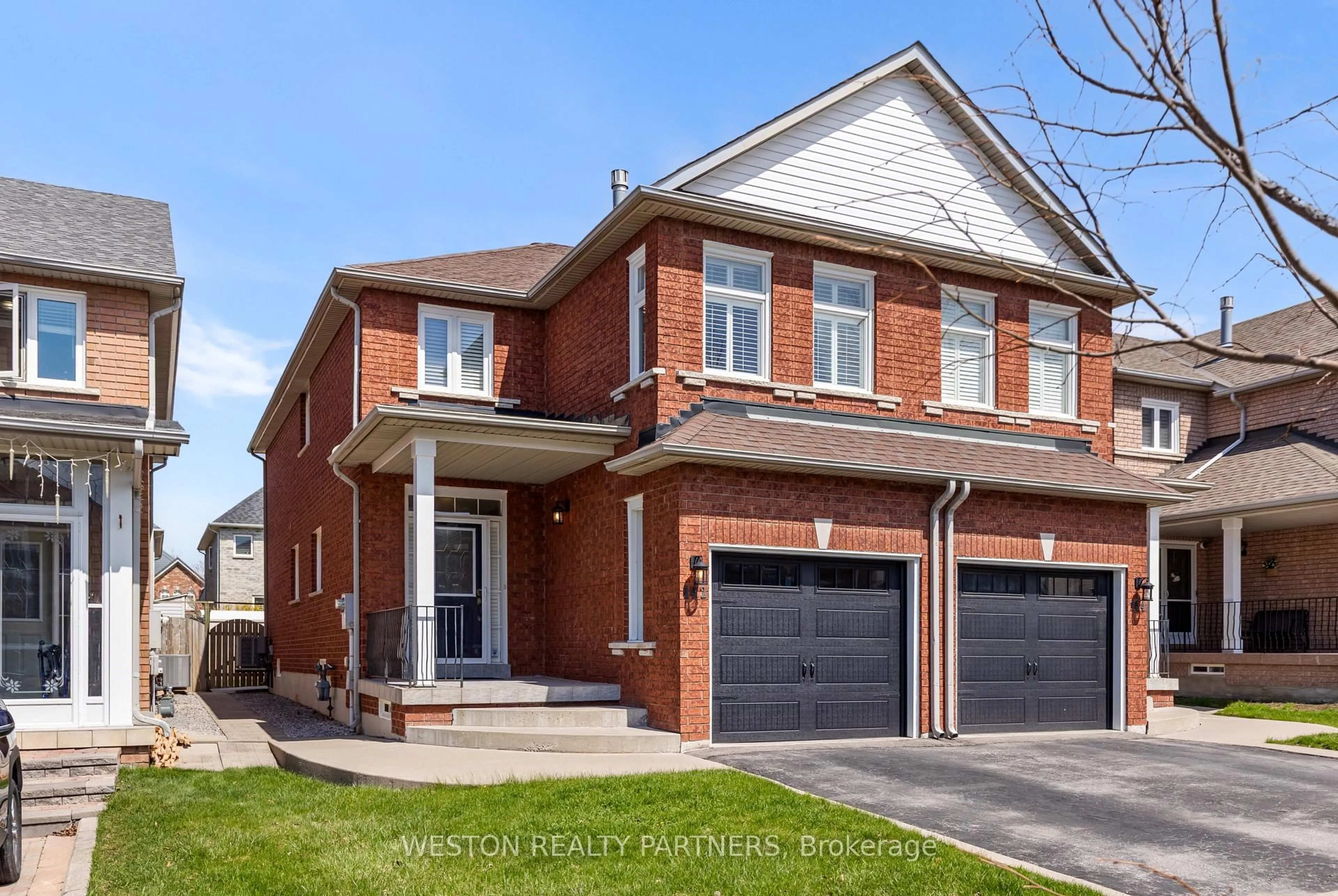 Home with brick exterior material, street for 142 Trail Ridge Lane, Markham Ontario L6C 2C5