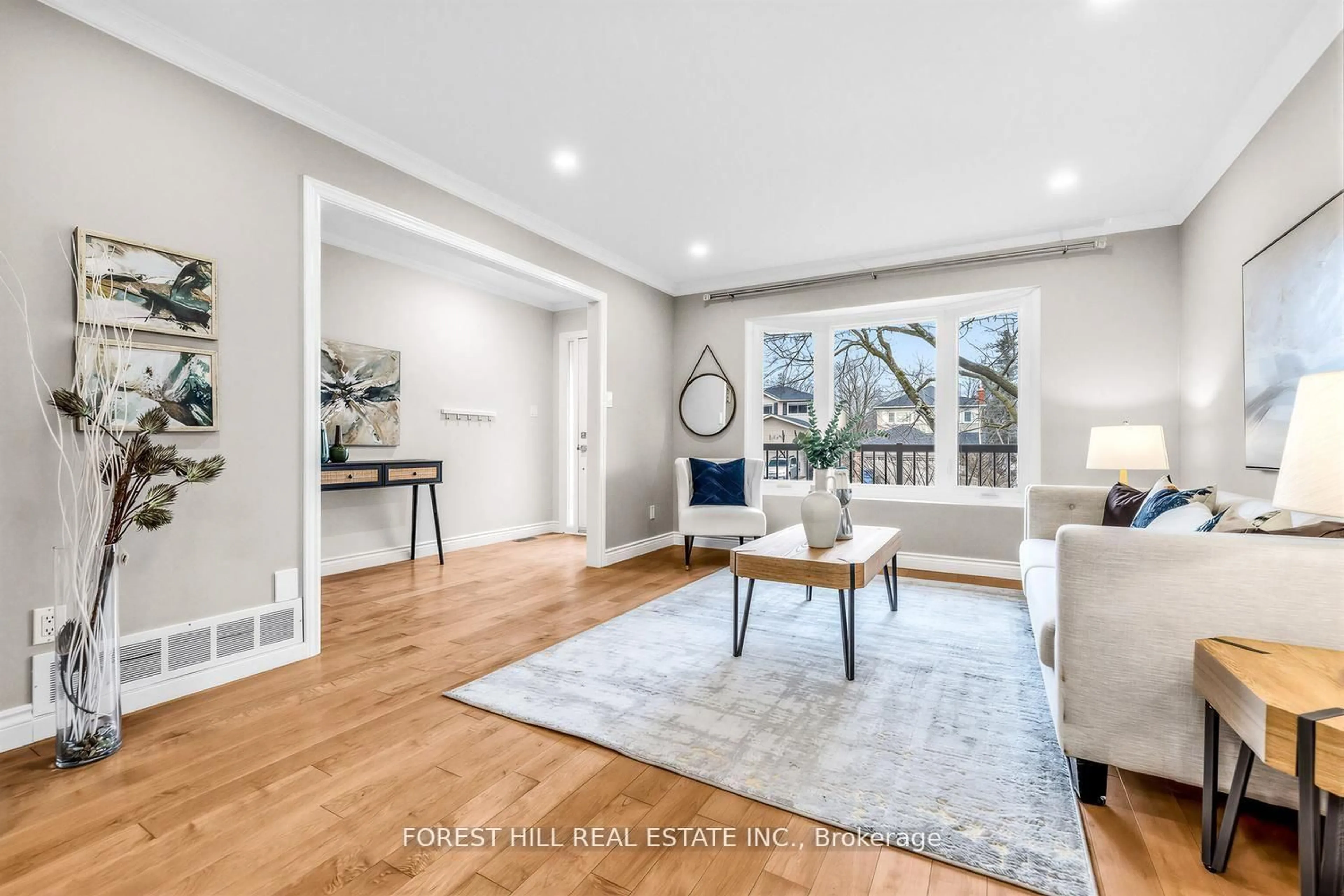 Living room with furniture, unknown for 49 Seaton Dr, Aurora Ontario L4G 3W9