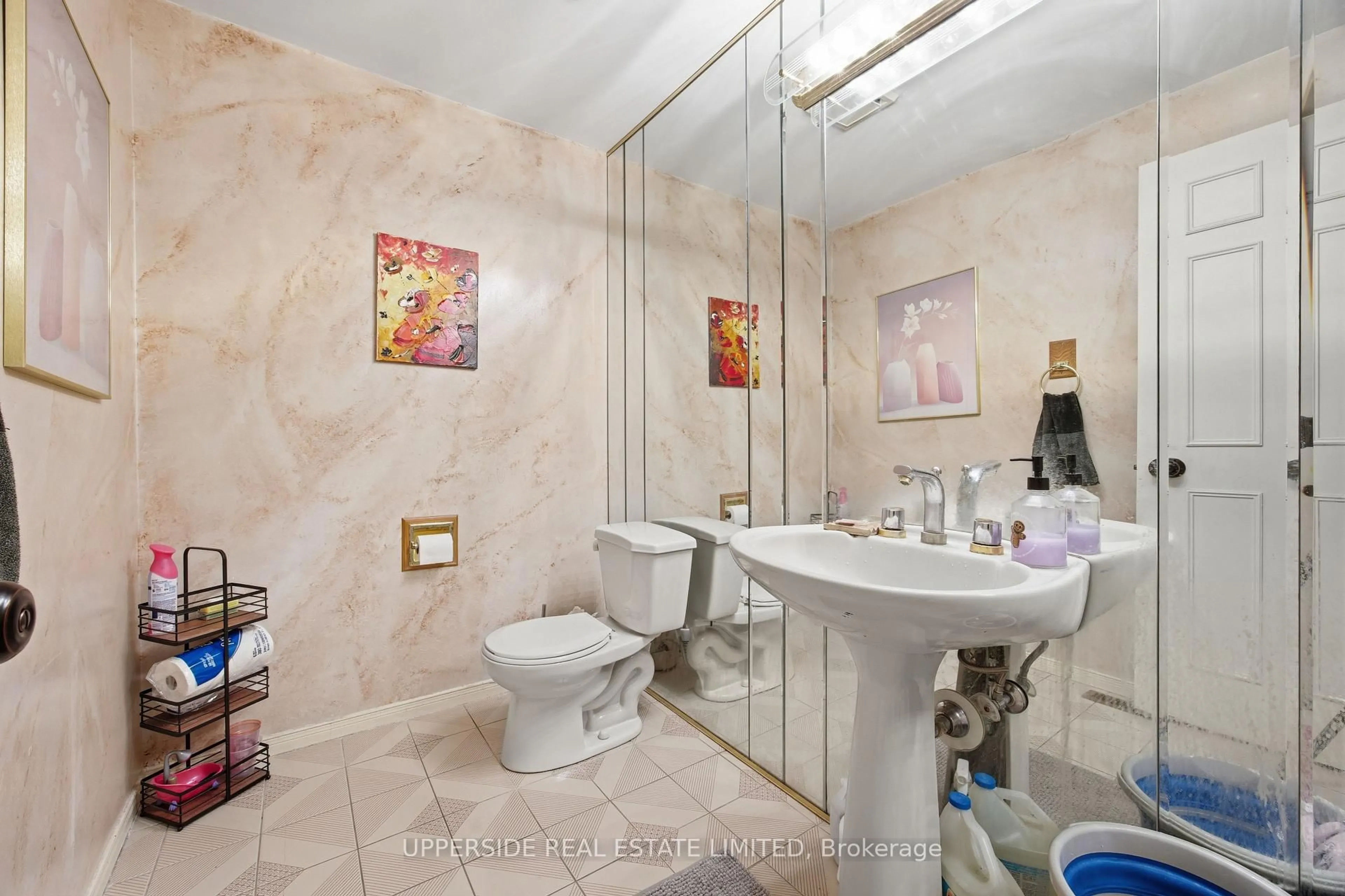 Standard bathroom, ceramic/tile floor for 691 York Hill Blvd, Vaughan Ontario L4J 5G4