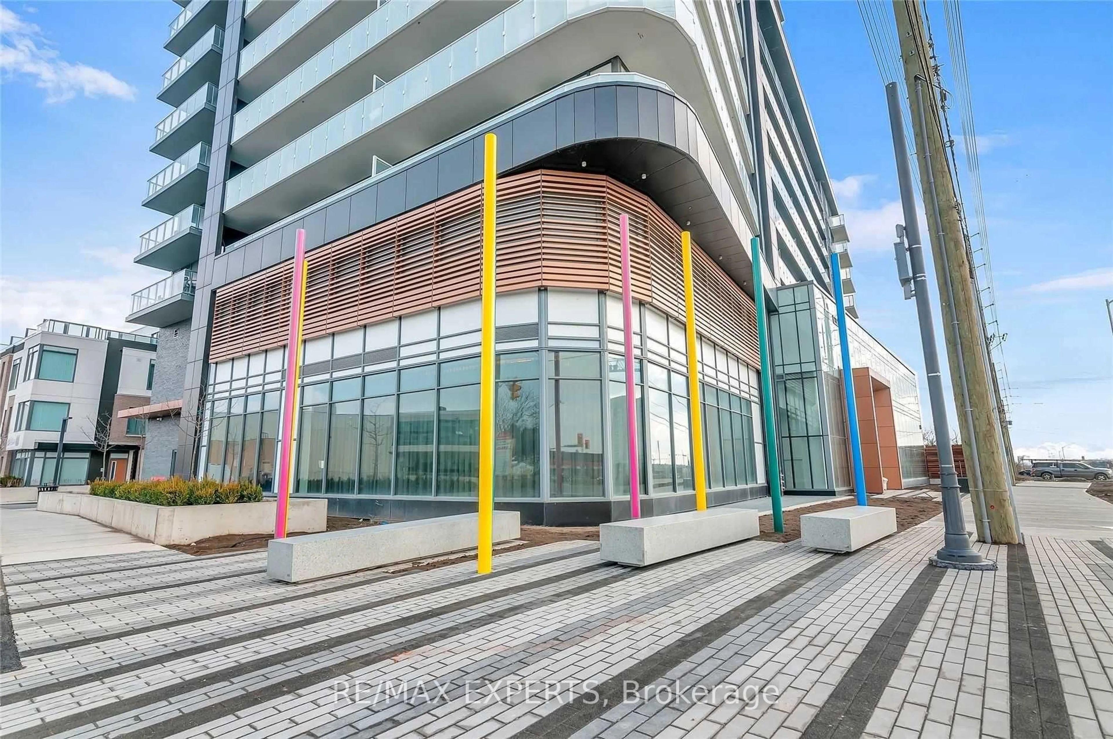 Indoor foyer for 7895 Jane St #214, Vaughan Ontario L4K 2M7