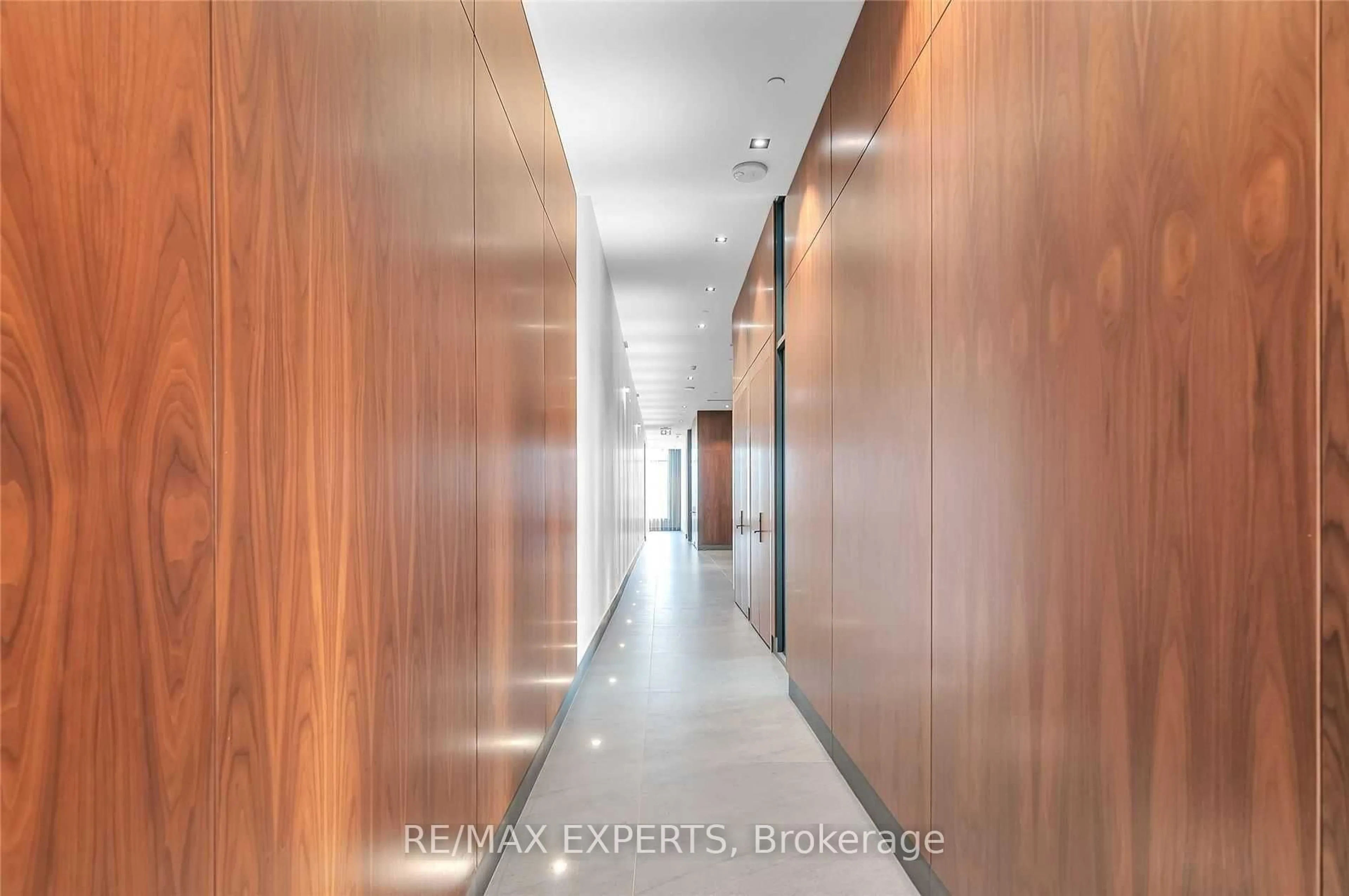 Indoor foyer for 7895 Jane St #214, Vaughan Ontario L4K 2M7