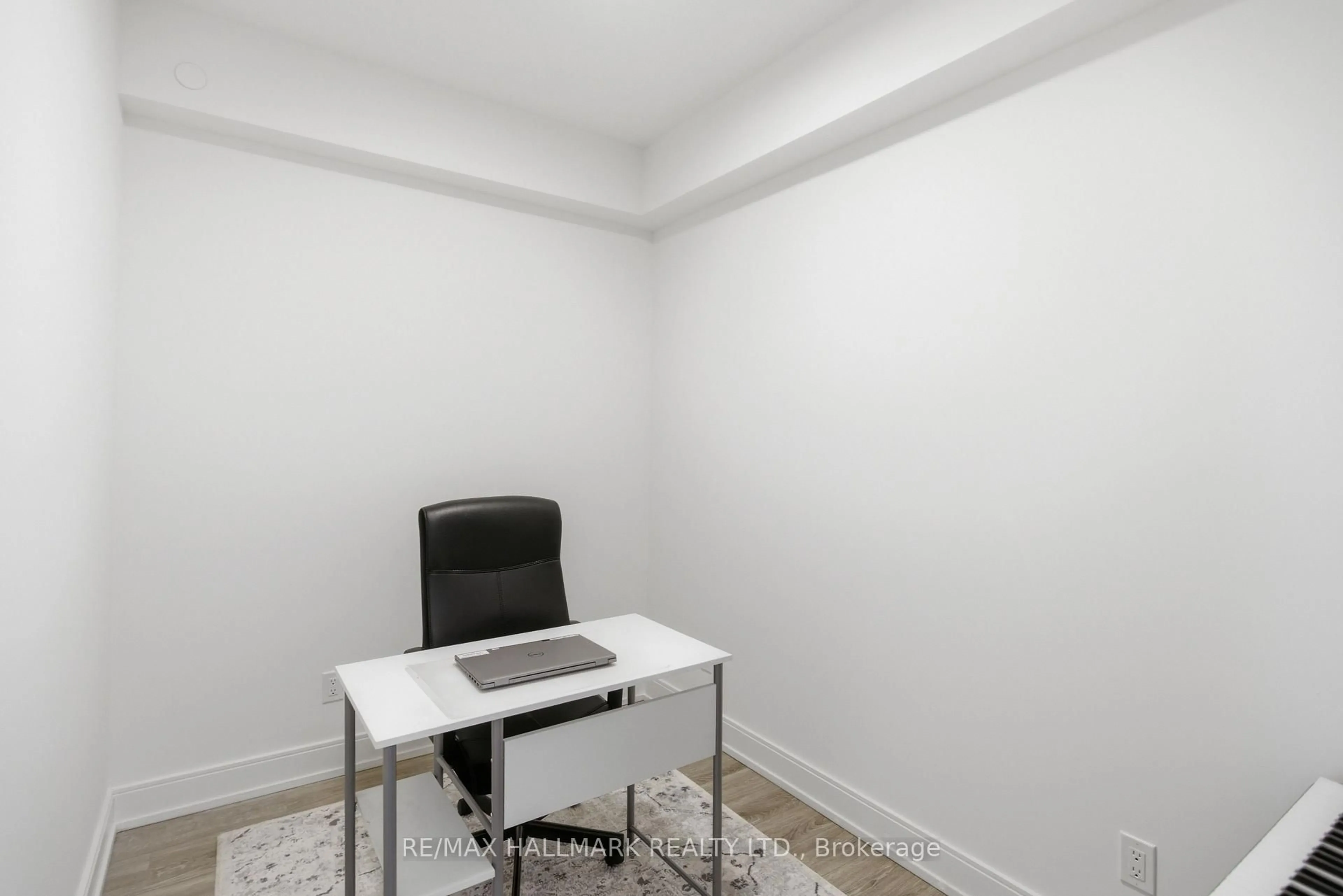 A pic of a room for 9608 Yonge St #1112A, Richmond Hill Ontario L4C 1V6
