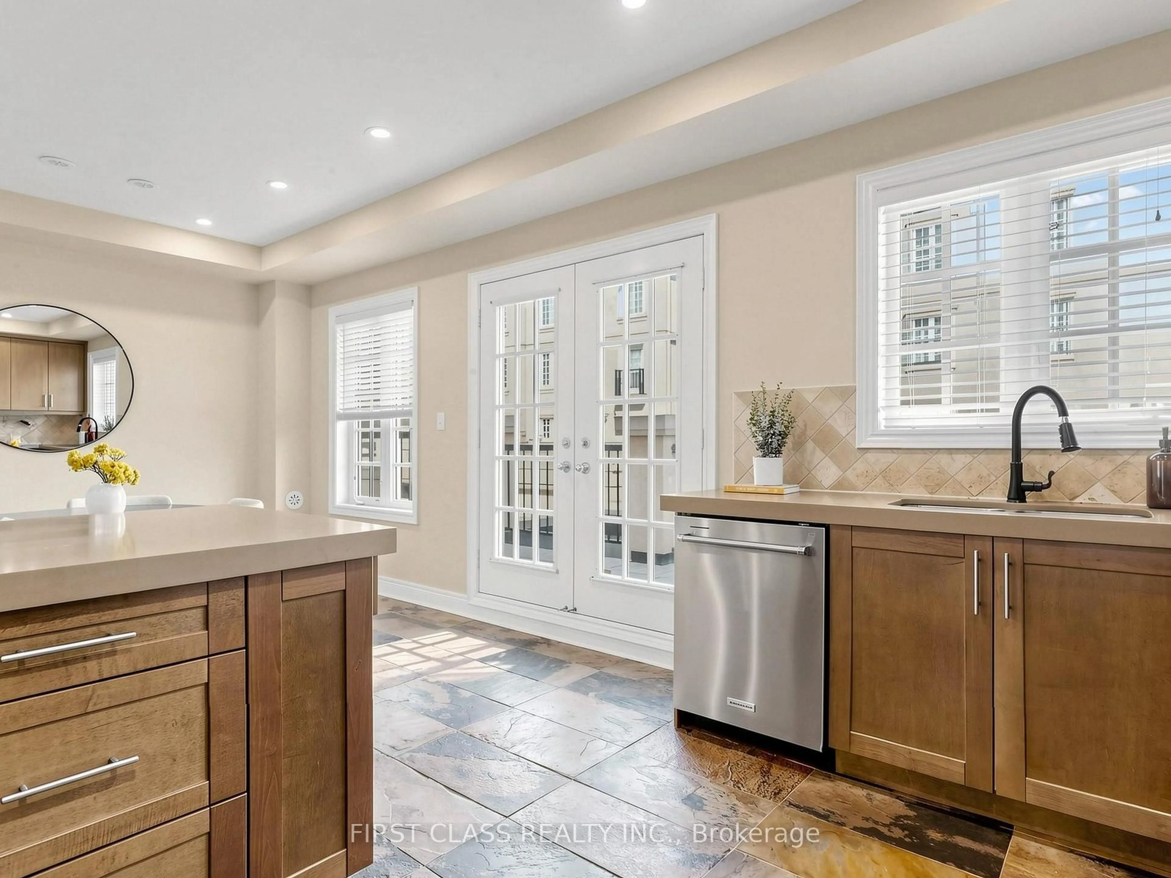 Open concept kitchen, ceramic/tile floor for 40 Bonnycastle Rd, Markham Ontario L6G 0C4