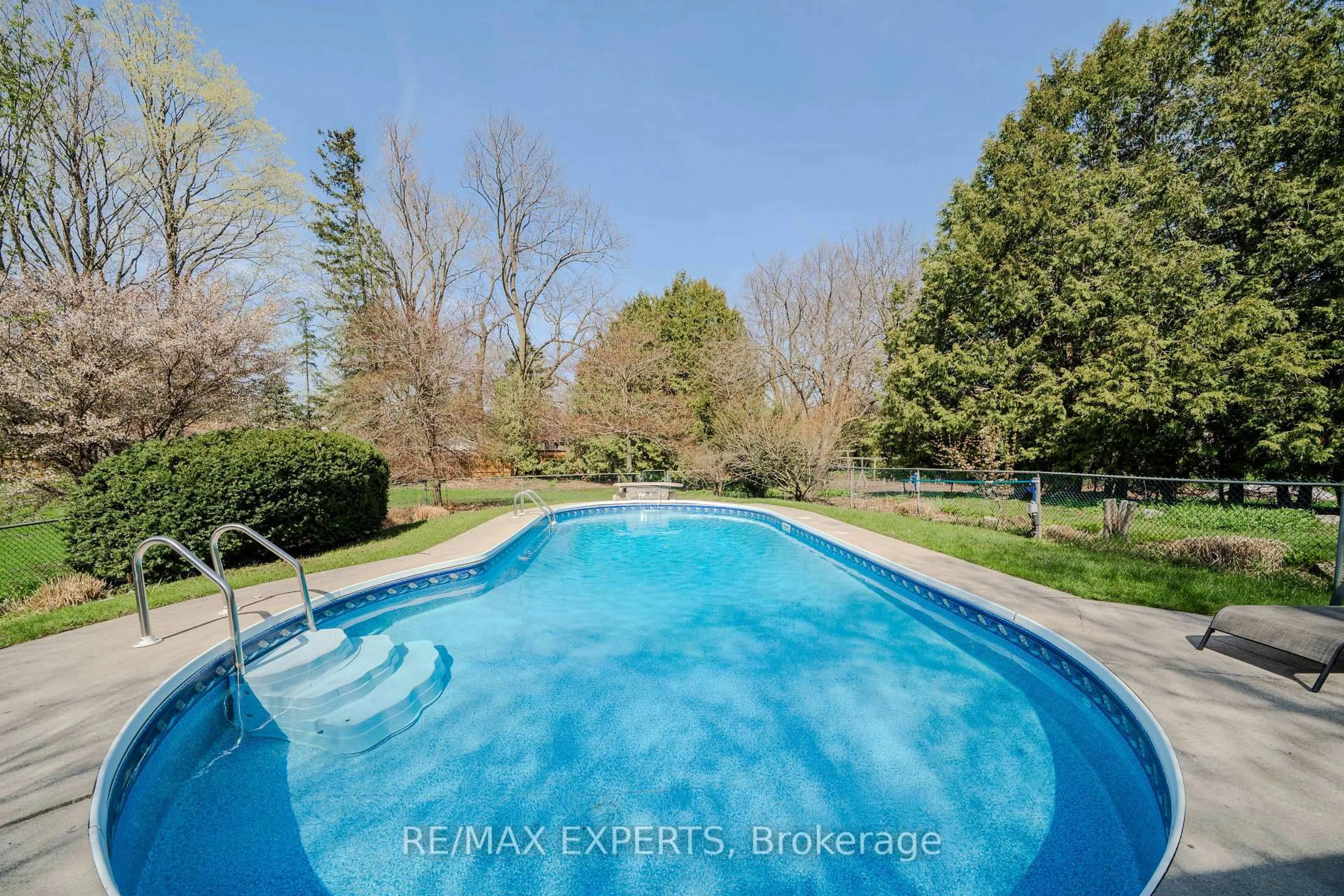 Pool for 13676 Ninth Line, Whitchurch-Stouffville Ontario L4A 7X3