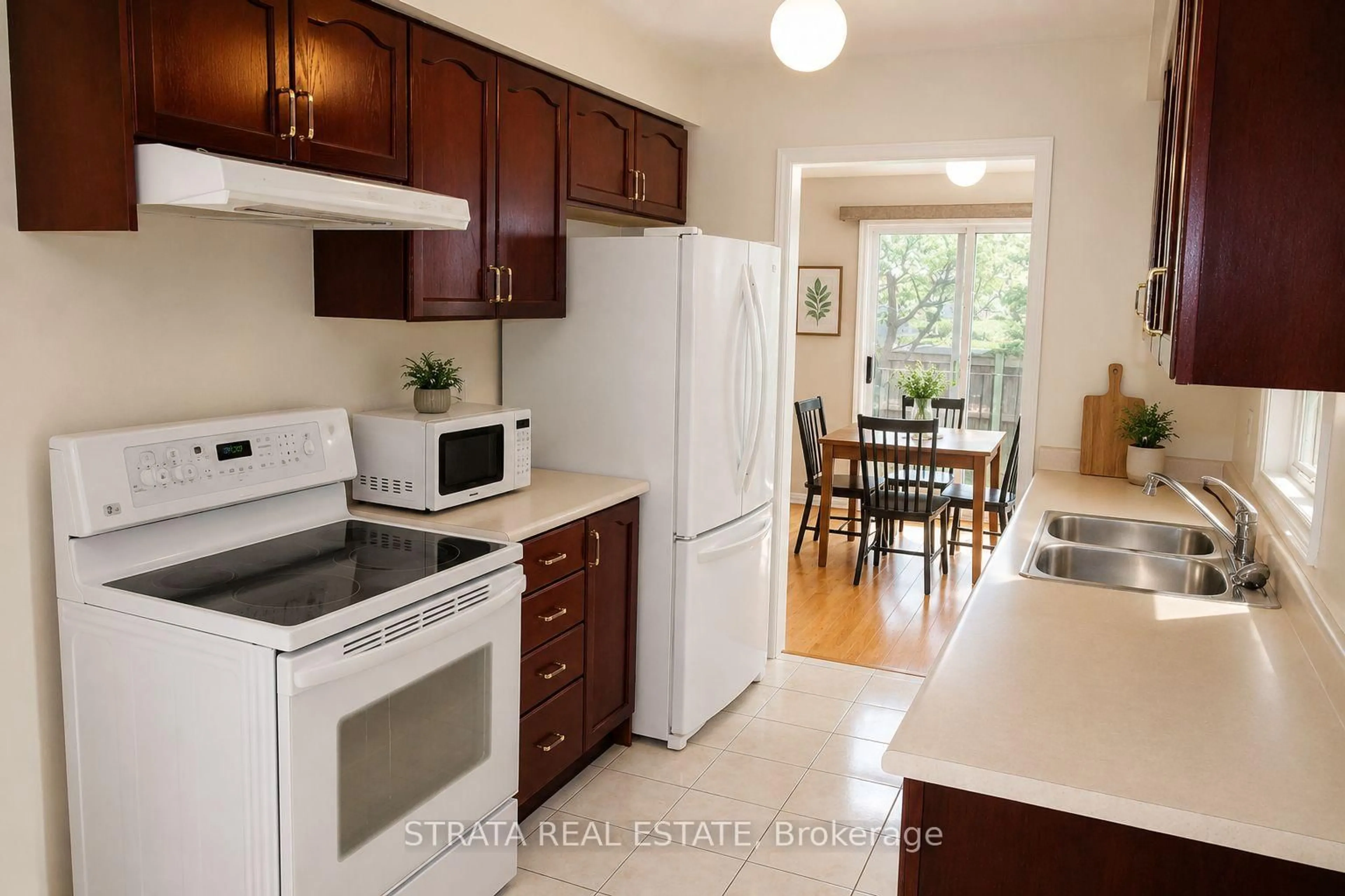 Standard kitchen, unknown for 29 Tumbleweed Crt, Vaughan Ontario L4L 8Y5
