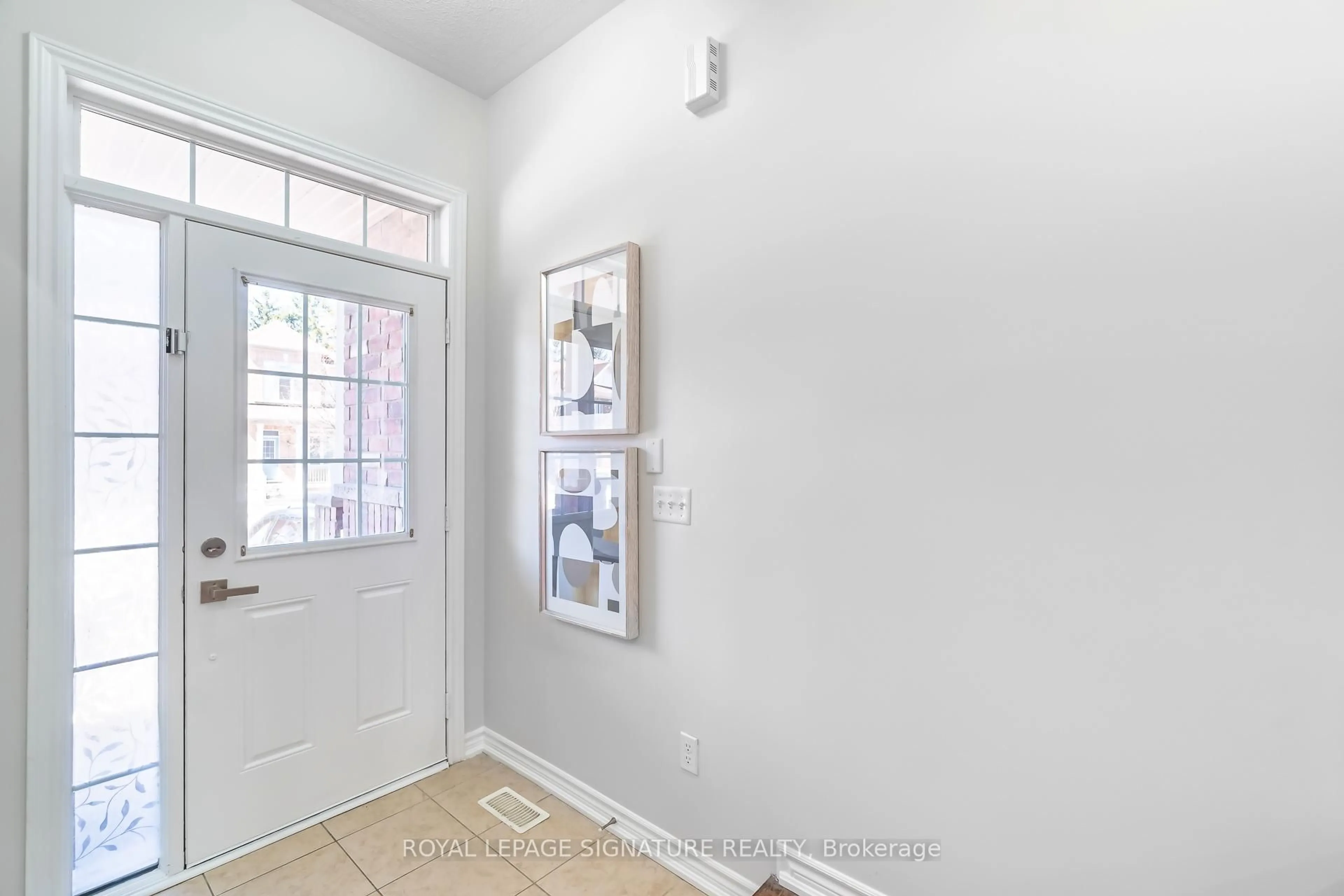 Indoor entryway for 142 Maria Rd, Markham Ontario L6E 0L9