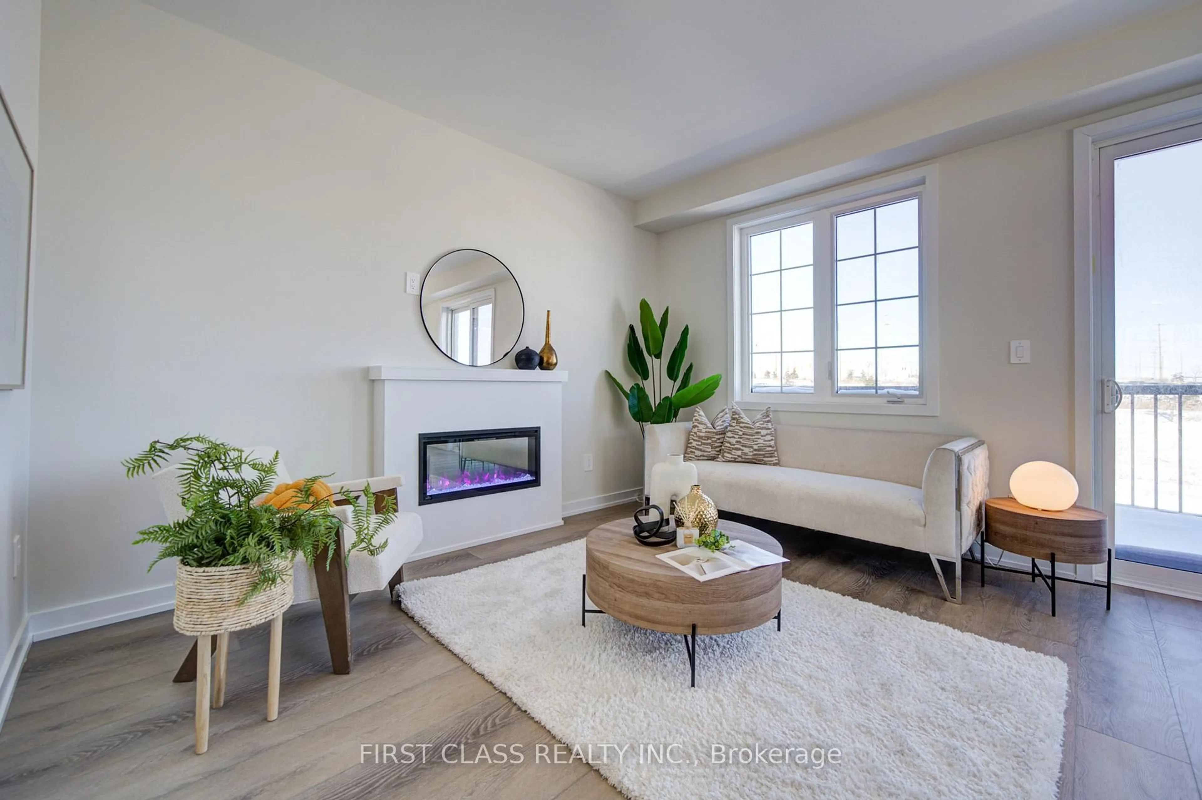 Living room with furniture, unknown for 53 Peace Lane, Richmond Hill Ontario L4B 0J4