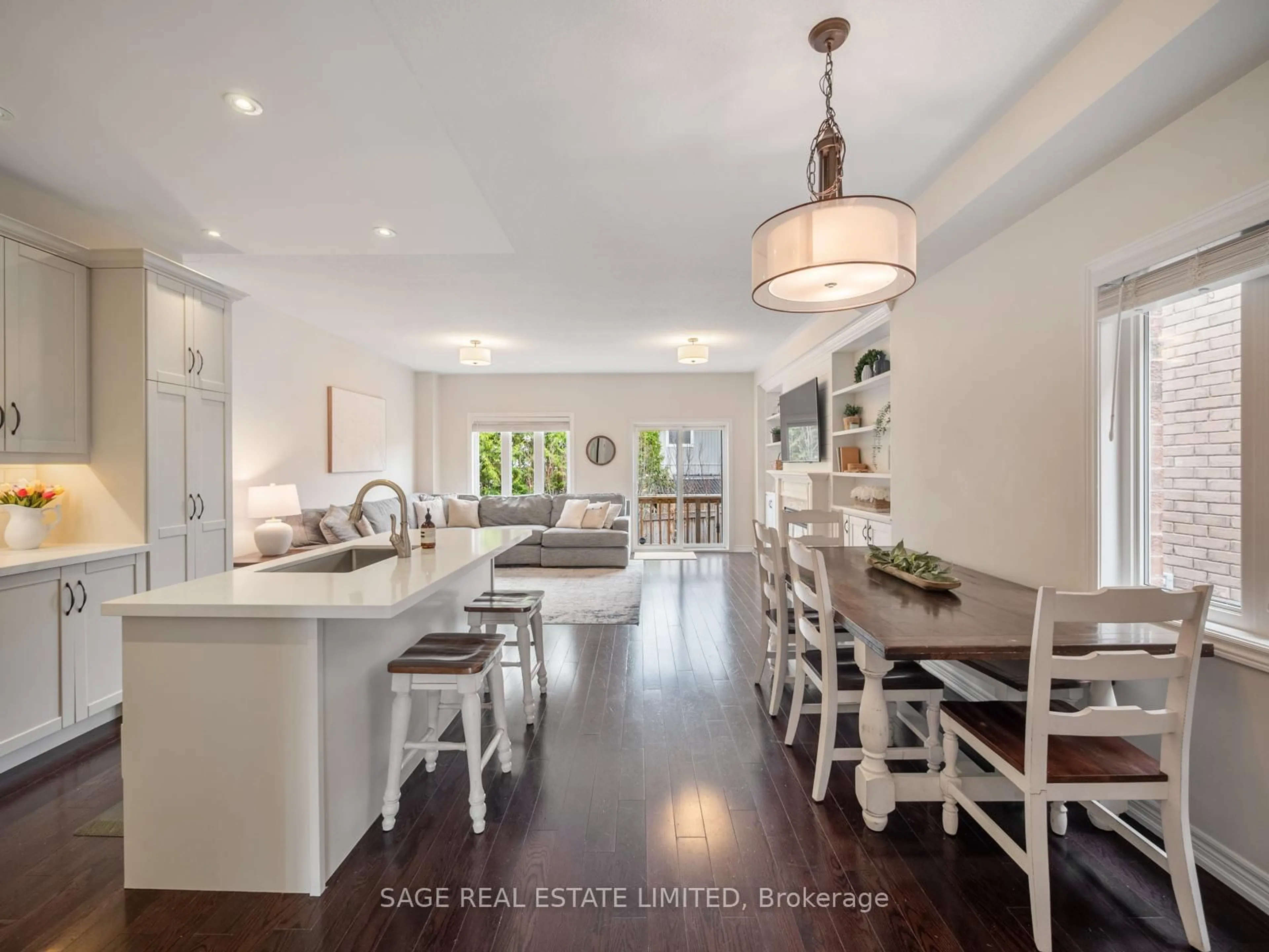 Open concept kitchen, unknown for 62 Donald Stewart Cres, East Gwillimbury Ontario L0G 1M0