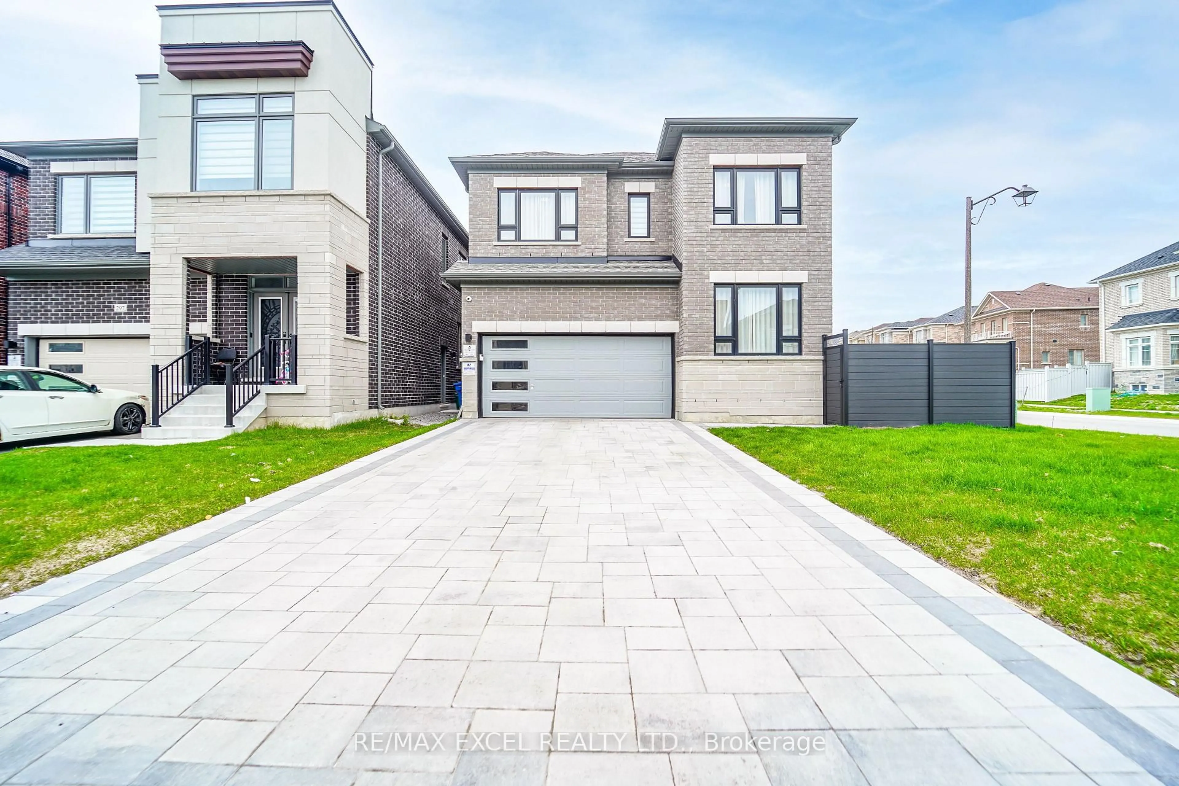 Home with brick exterior material, street for 231 Fallharvest Way, Whitchurch-Stouffville Ontario L4A 5C2