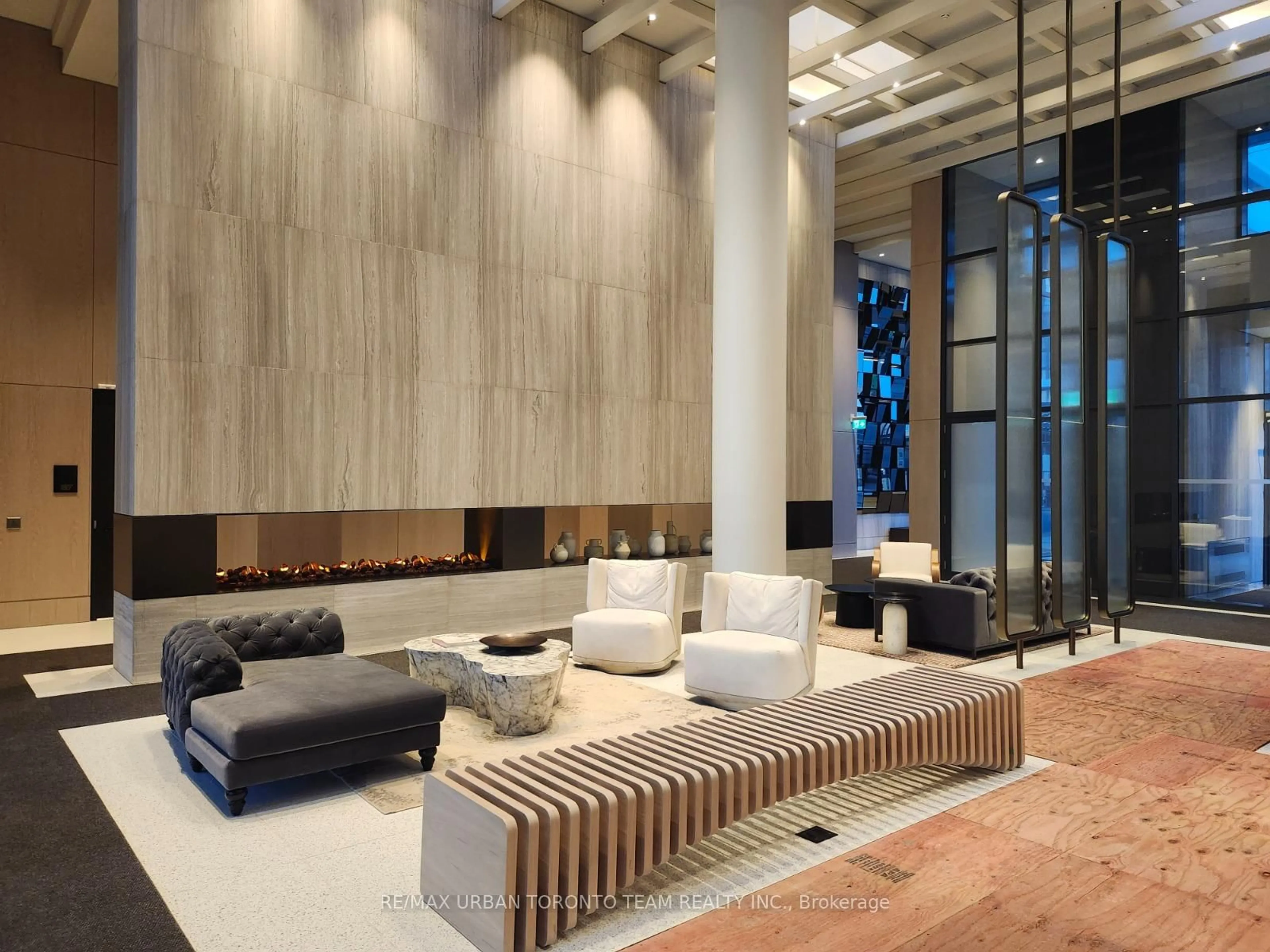 Lobby for 225 Commerce St #510, Vaughan Ontario L4K 0R1