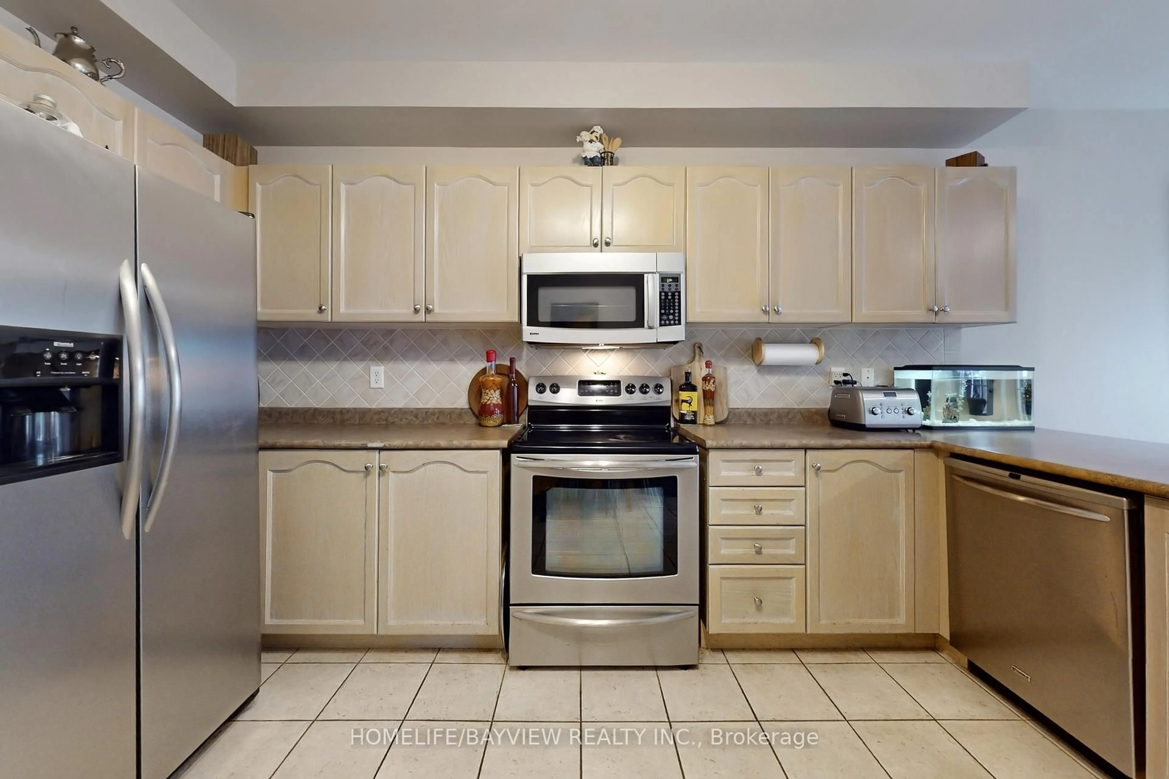 Standard kitchen, ceramic/tile floor for 14 Milroy Lane, Markham Ontario L6B 1B5