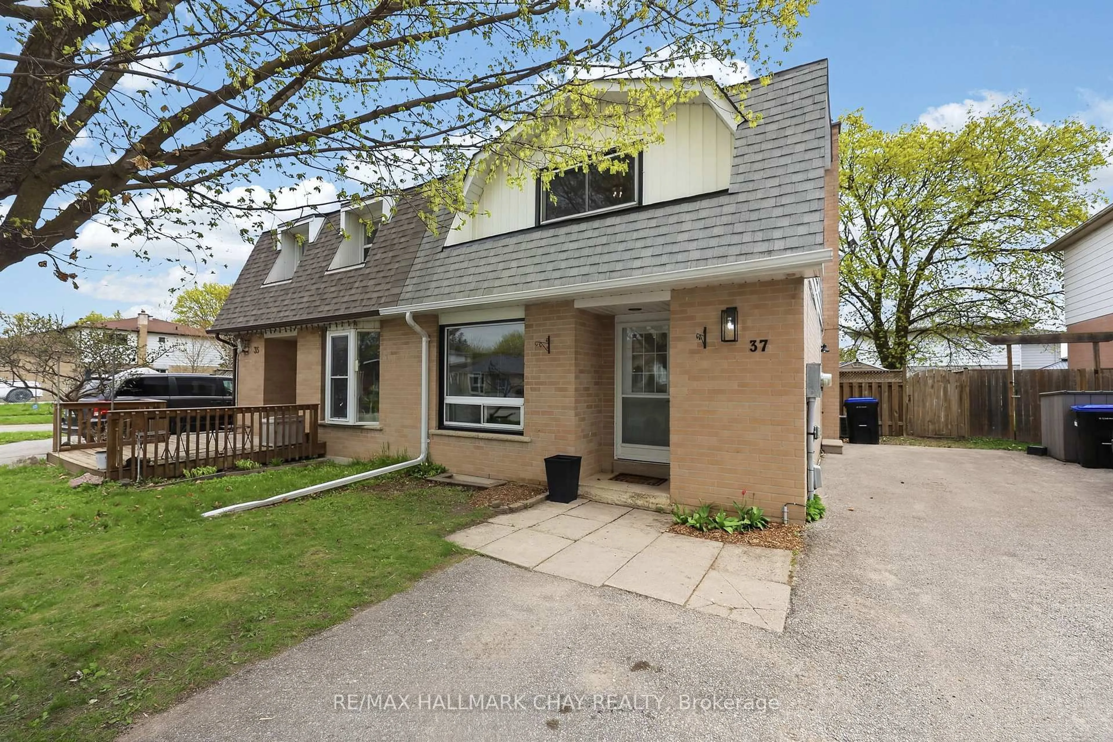 Unknown for 37 Stewart Ave, New Tecumseth Ontario L9R 1C8
