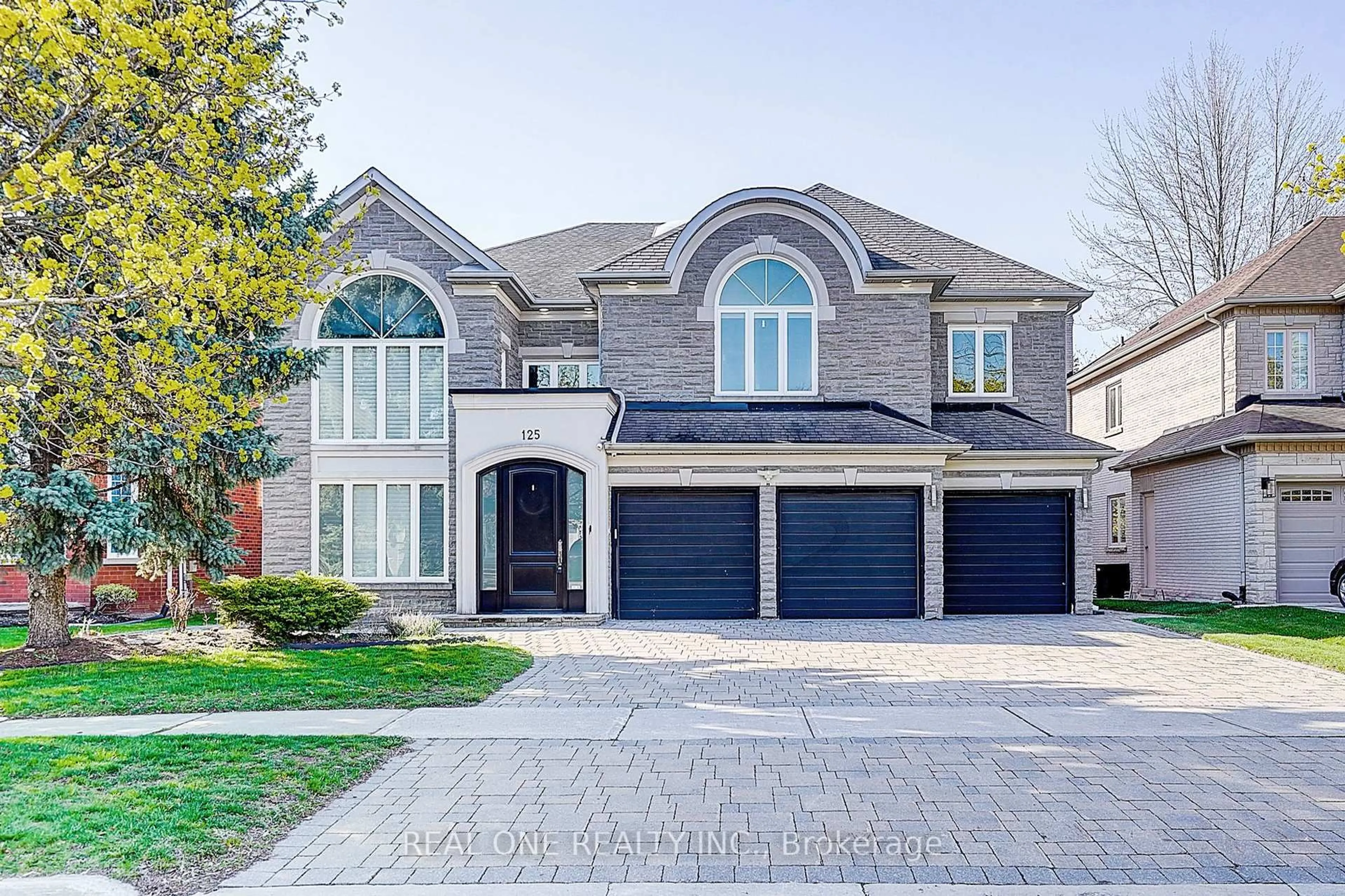 Home with brick exterior material, street for 125 Grey Alder Ave, Richmond Hill Ontario L4B 3P9