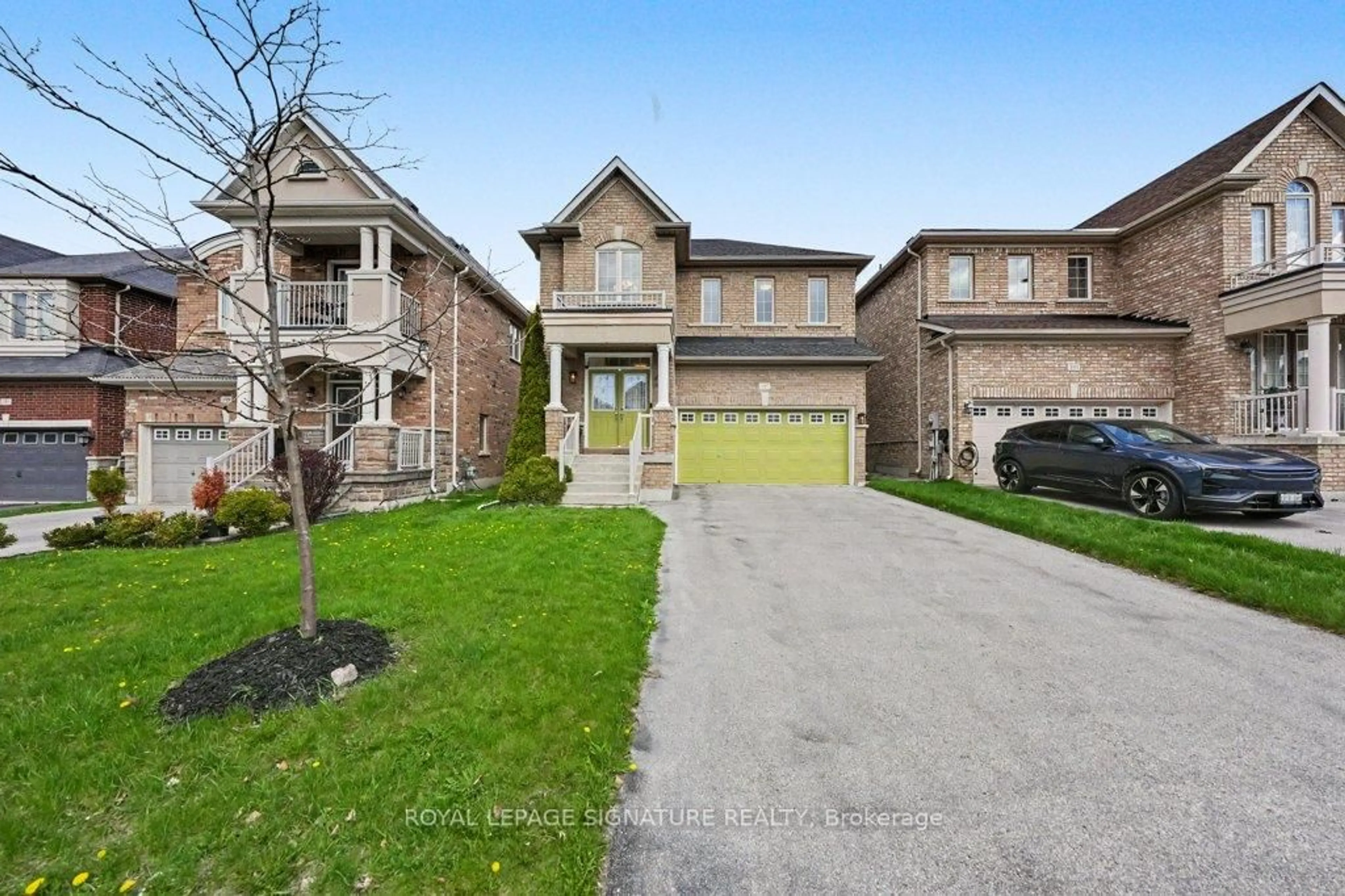 Home with brick exterior material, street for 197 Roadhouse Blvd, Newmarket Ontario L3X 3K6