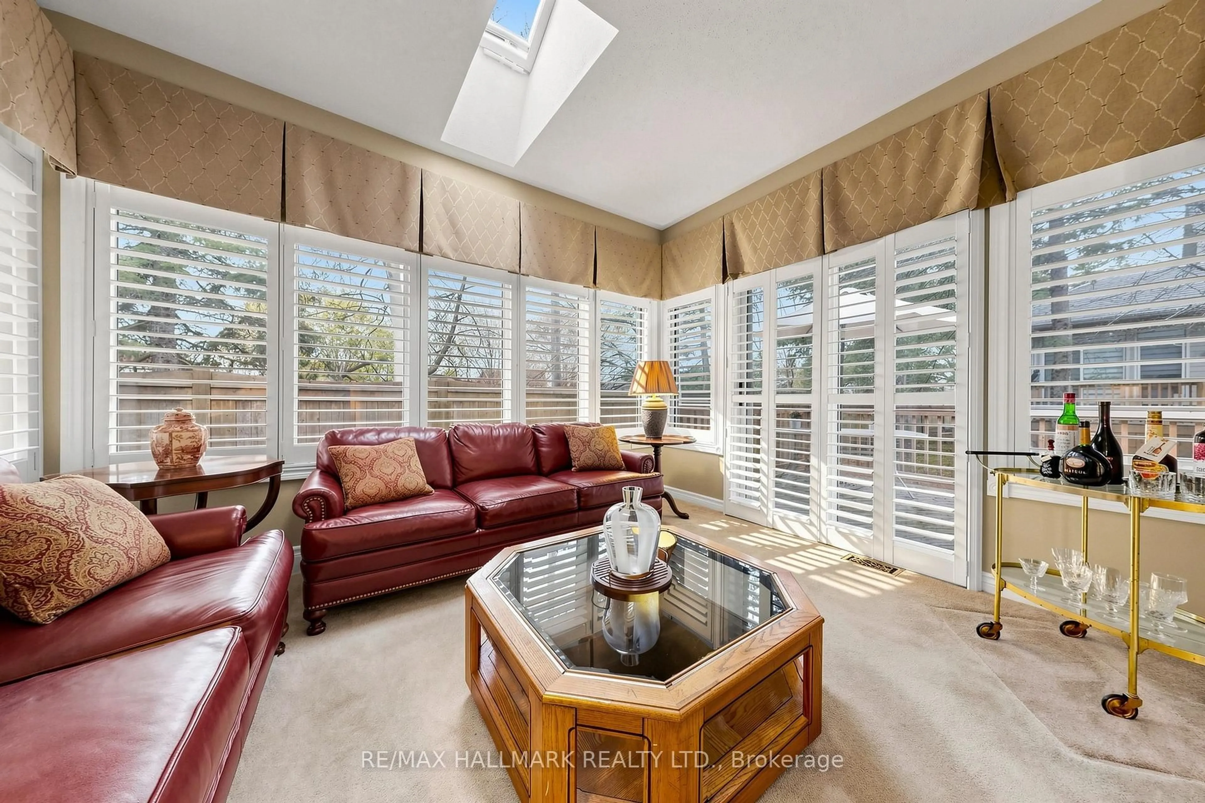 Living room with furniture, ceramic/tile floor for 13 Christina Falls Way, Markham Ontario L6E 1B4