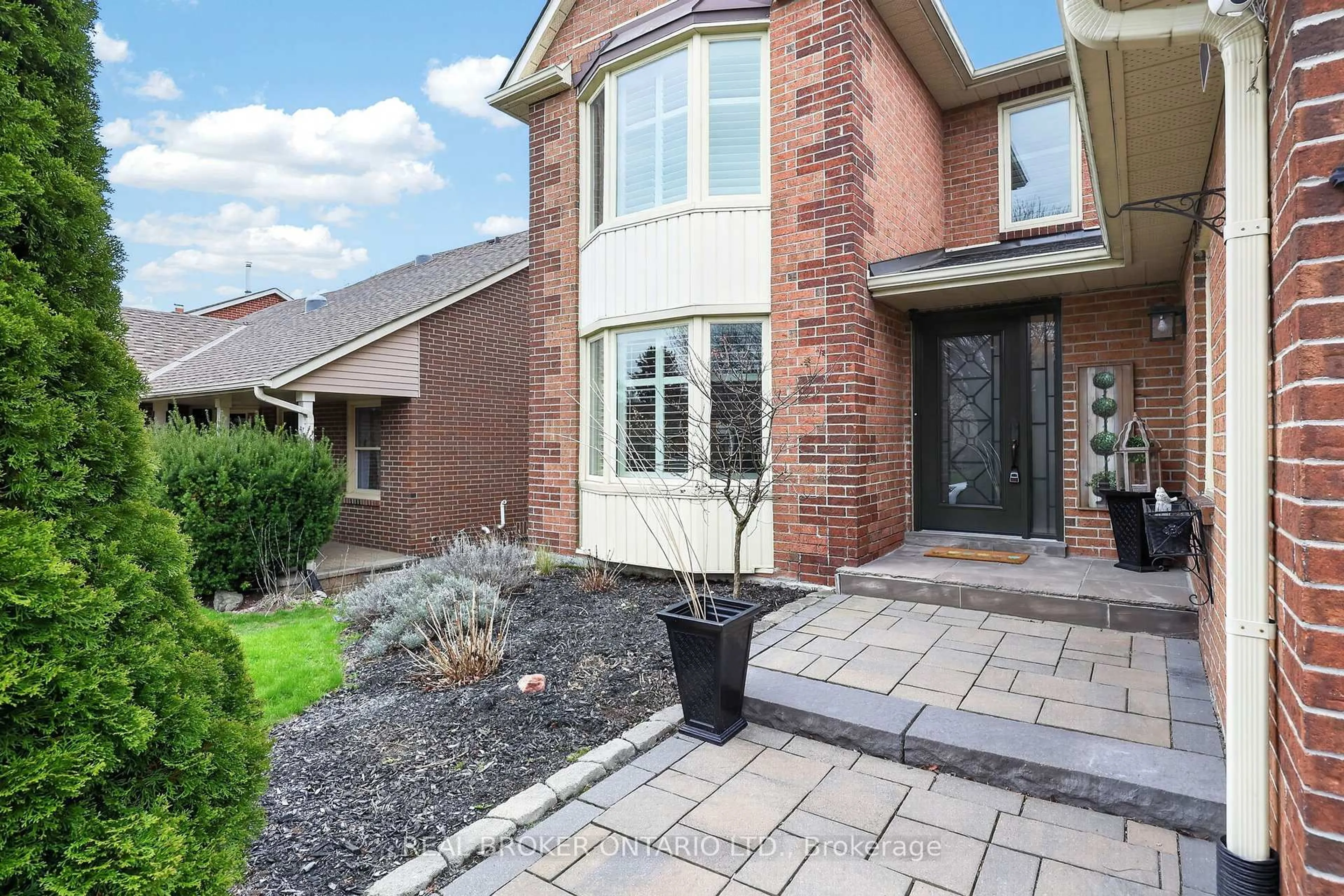 Home with brick exterior material, street for 267 John Bowser Cres, Newmarket Ontario L3Y 7N7